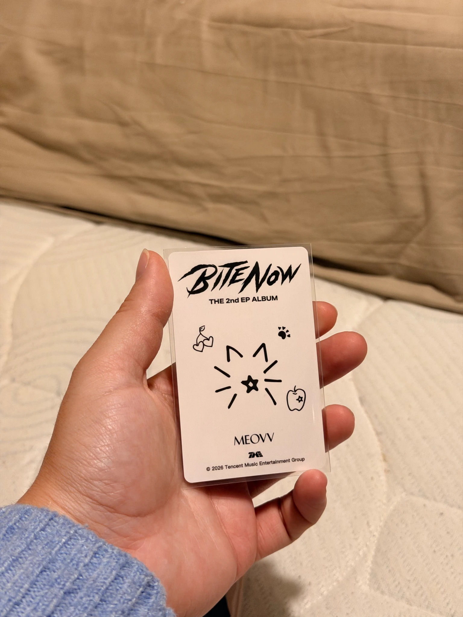 MEOVV Gawon MEOVV - Gawon - BITE NOW Album joox qq music round 5 listing photo 2