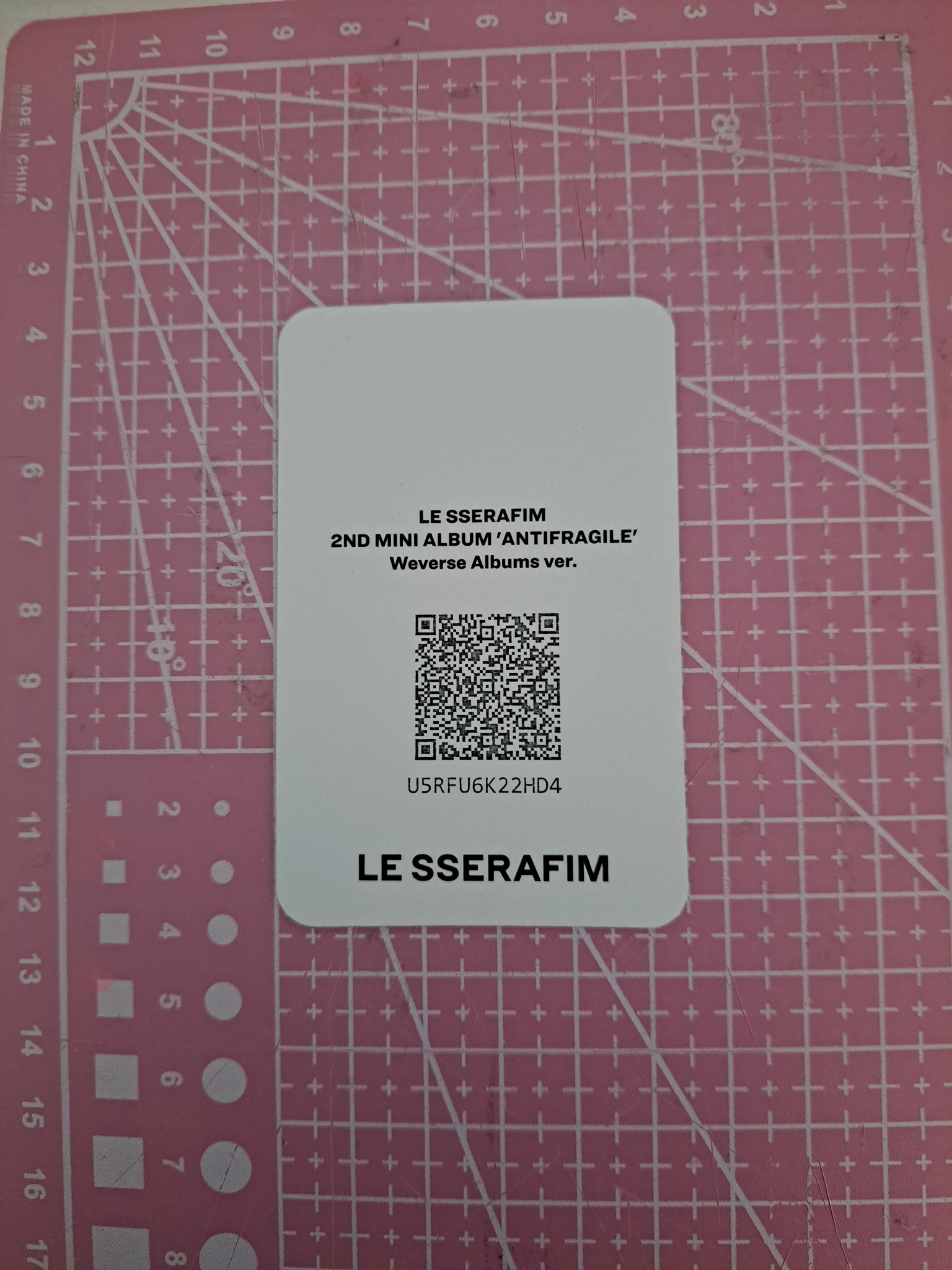 LE SSERAFIM Hong Eunchae LE SSERAFIM - Hong Eunchae - ANTIFRAGILE Album weverse album version listing photo 2