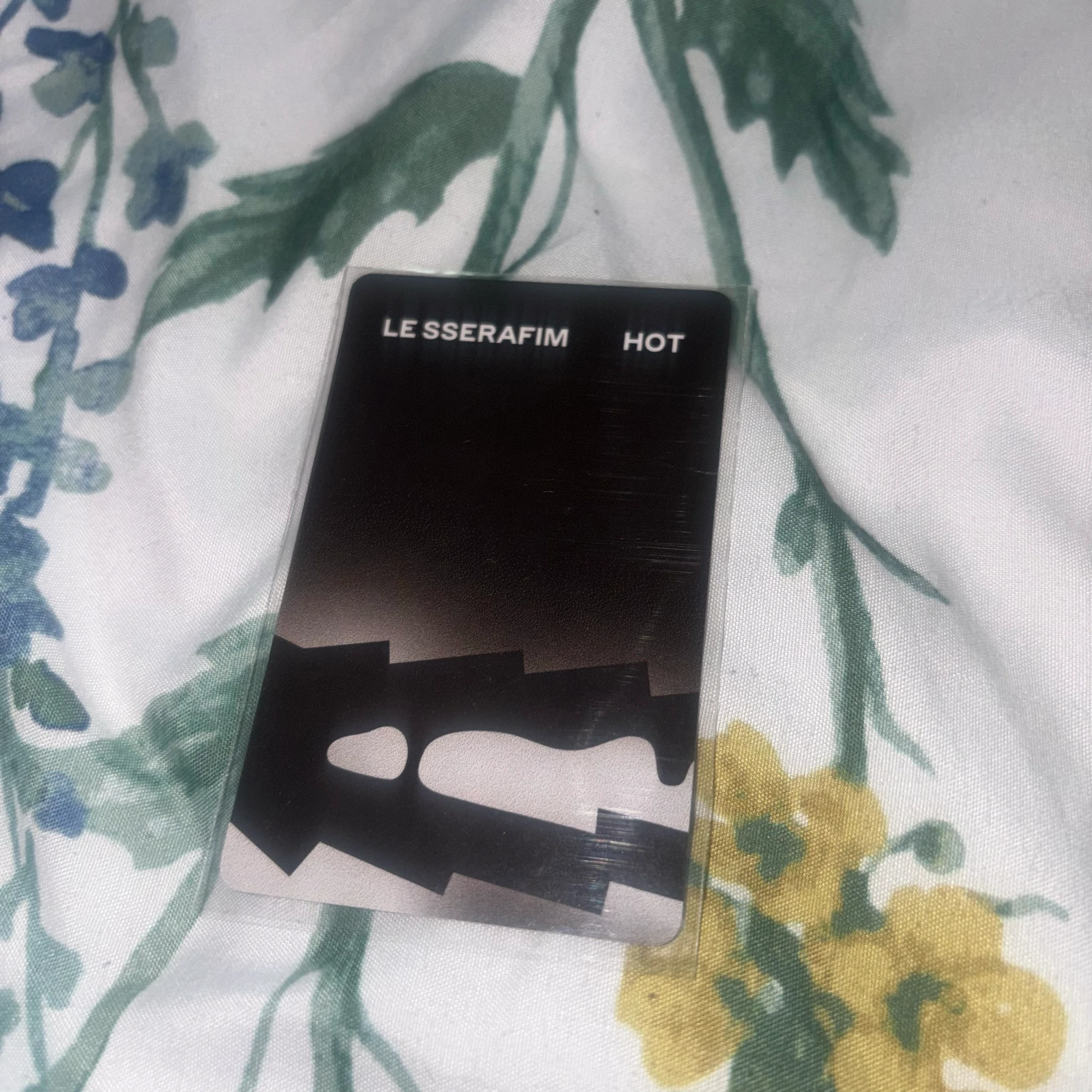 LE SSERAFIM Kazuha LE SSERAFIM - Kazuha - HOT Album weverse japan holographic (hologram) listing photo 2