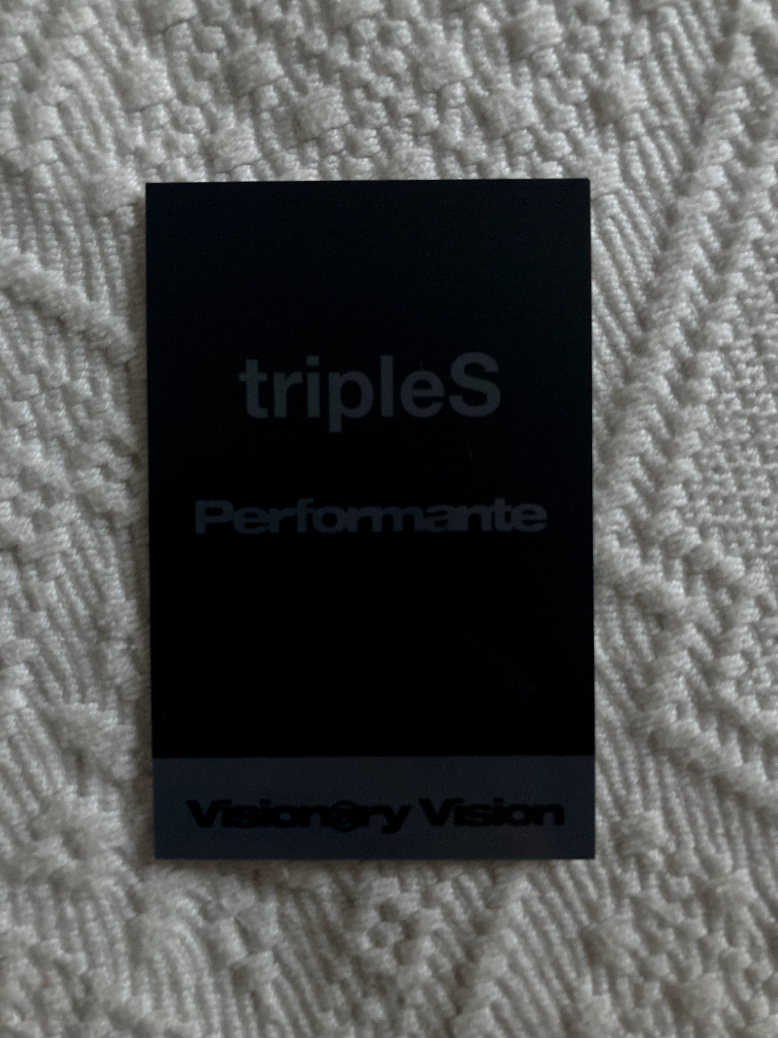 tripleS Lynn tripleS - Lynn - Performante Album jump up polaroid round 5 1:1 video call (fancall) listing photo 2
