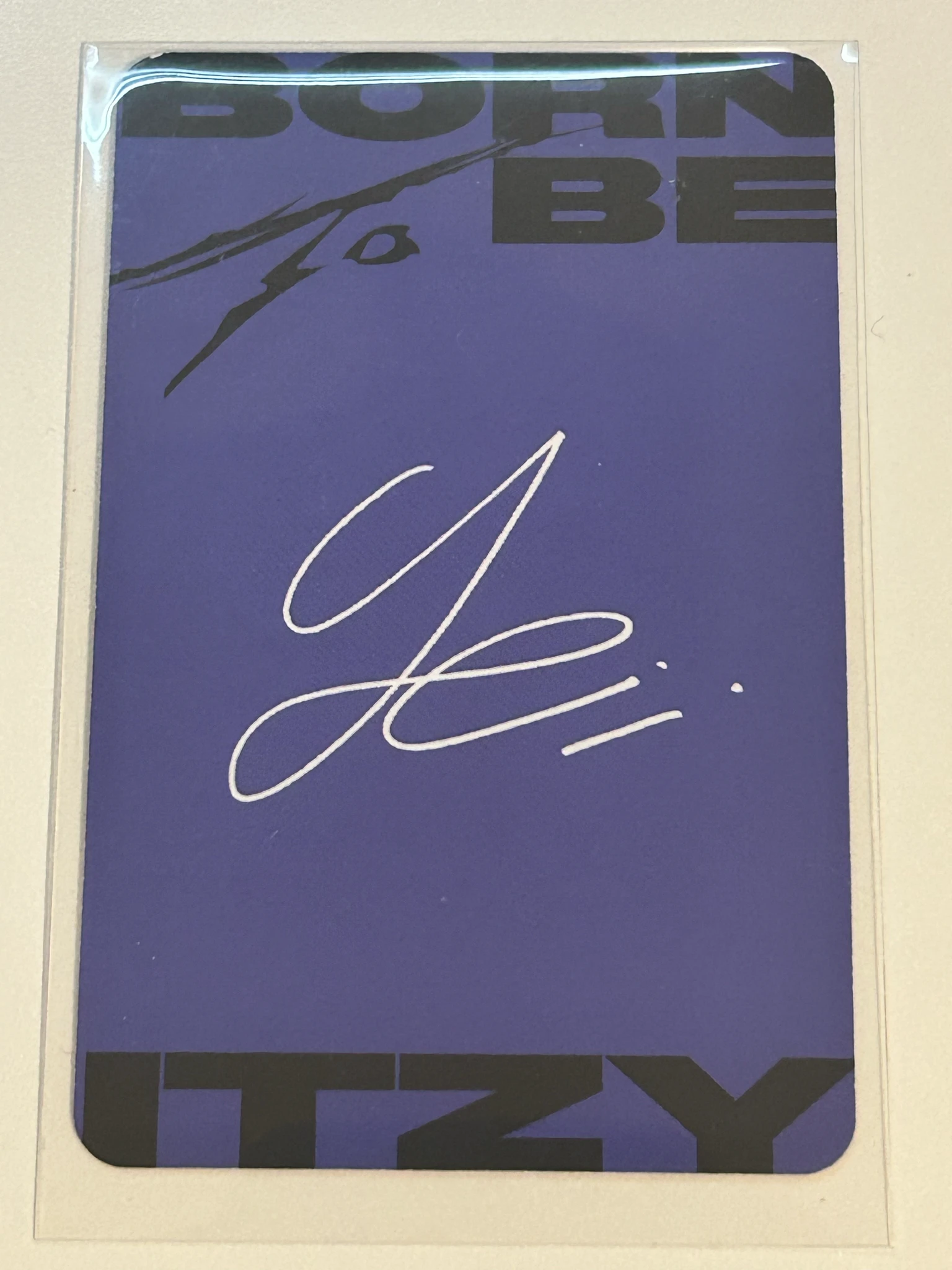 ITZY Yeji ITZY - Yeji - BORN TO BE Album A Ver. Blue Back listing photo 2