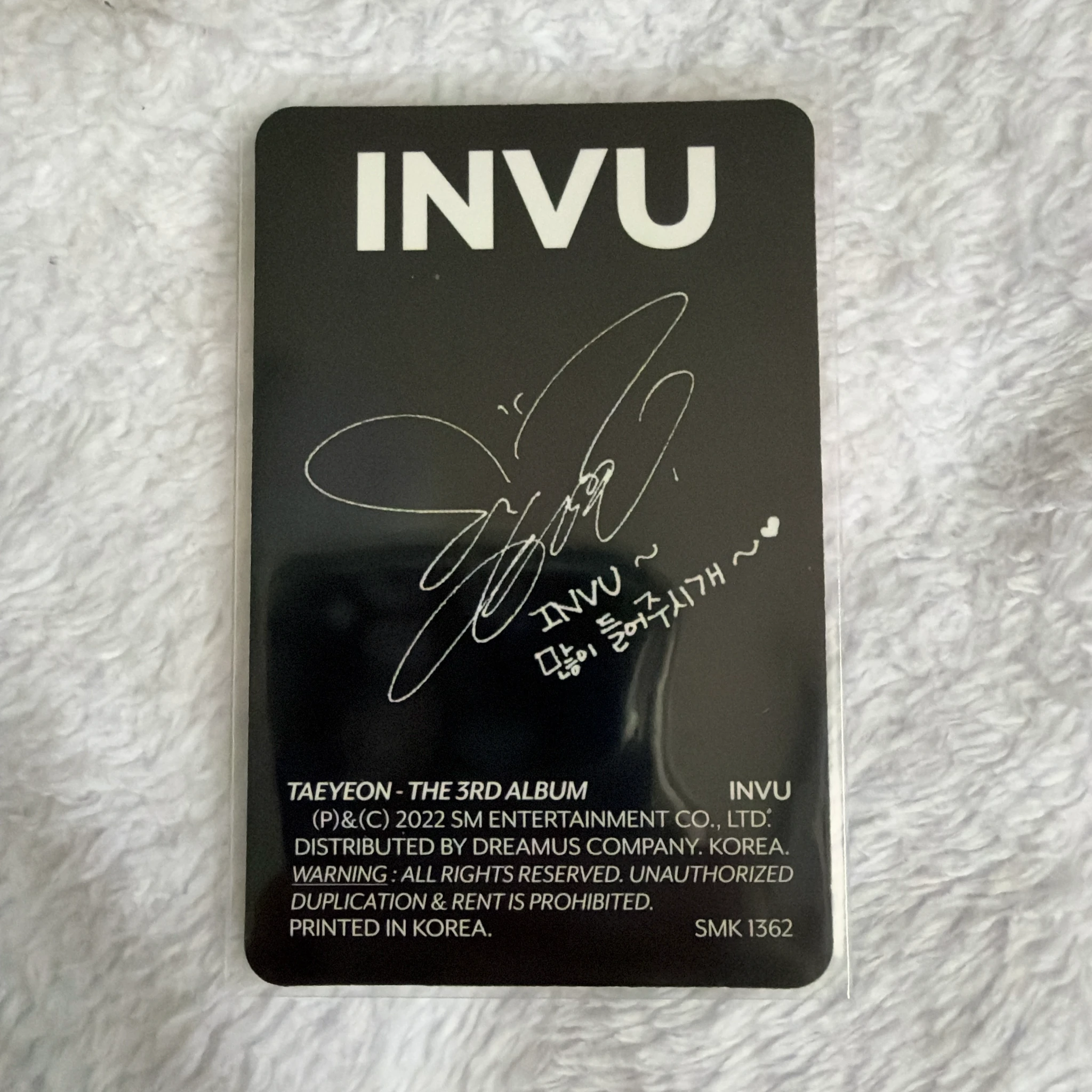 Taeyeon Taeyeon Taeyeon - Taeyeon - INVU Album listing photo 2