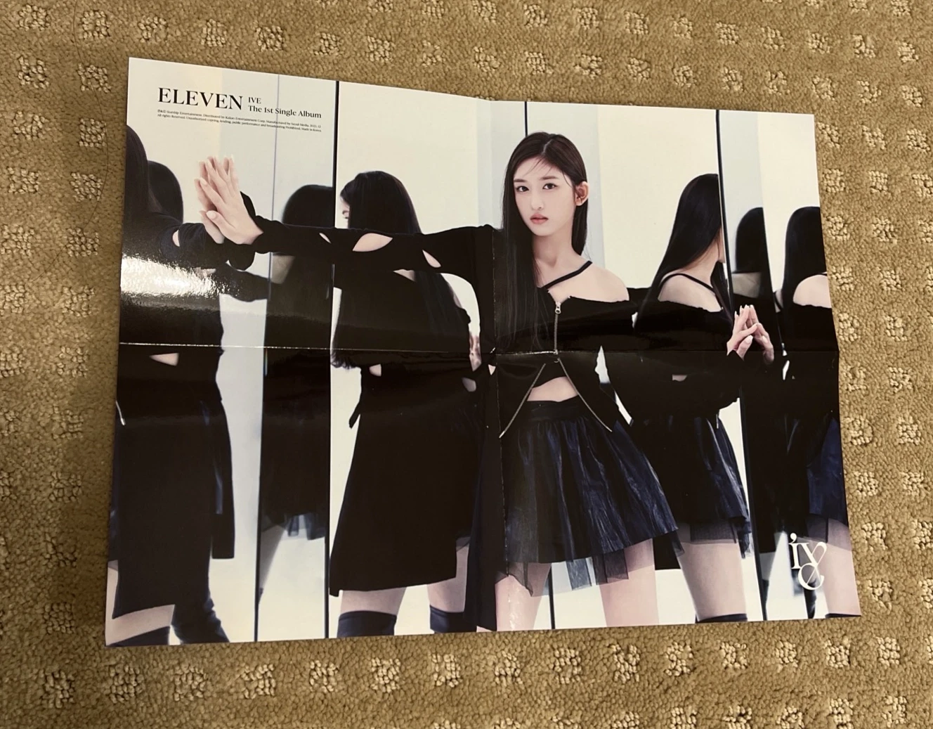 IVE Leeseo IVE - Leeseo - ELEVEN Album folded poster album inclusion horizontal listing photo 2