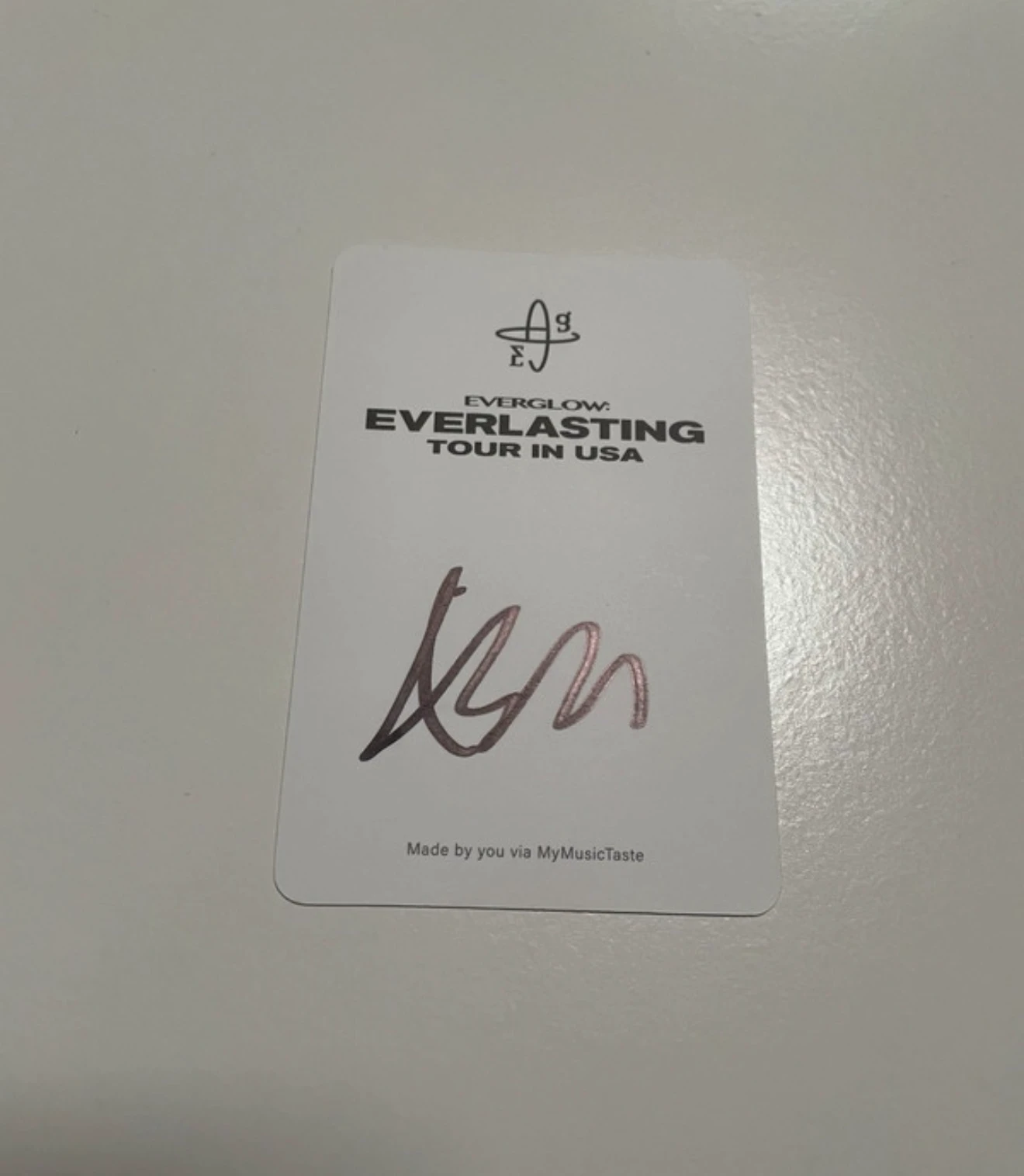 EVERGLOW Aisha EVERGLOW - Aisha - Everlasting Tour In USA  Event signed listing photo 2