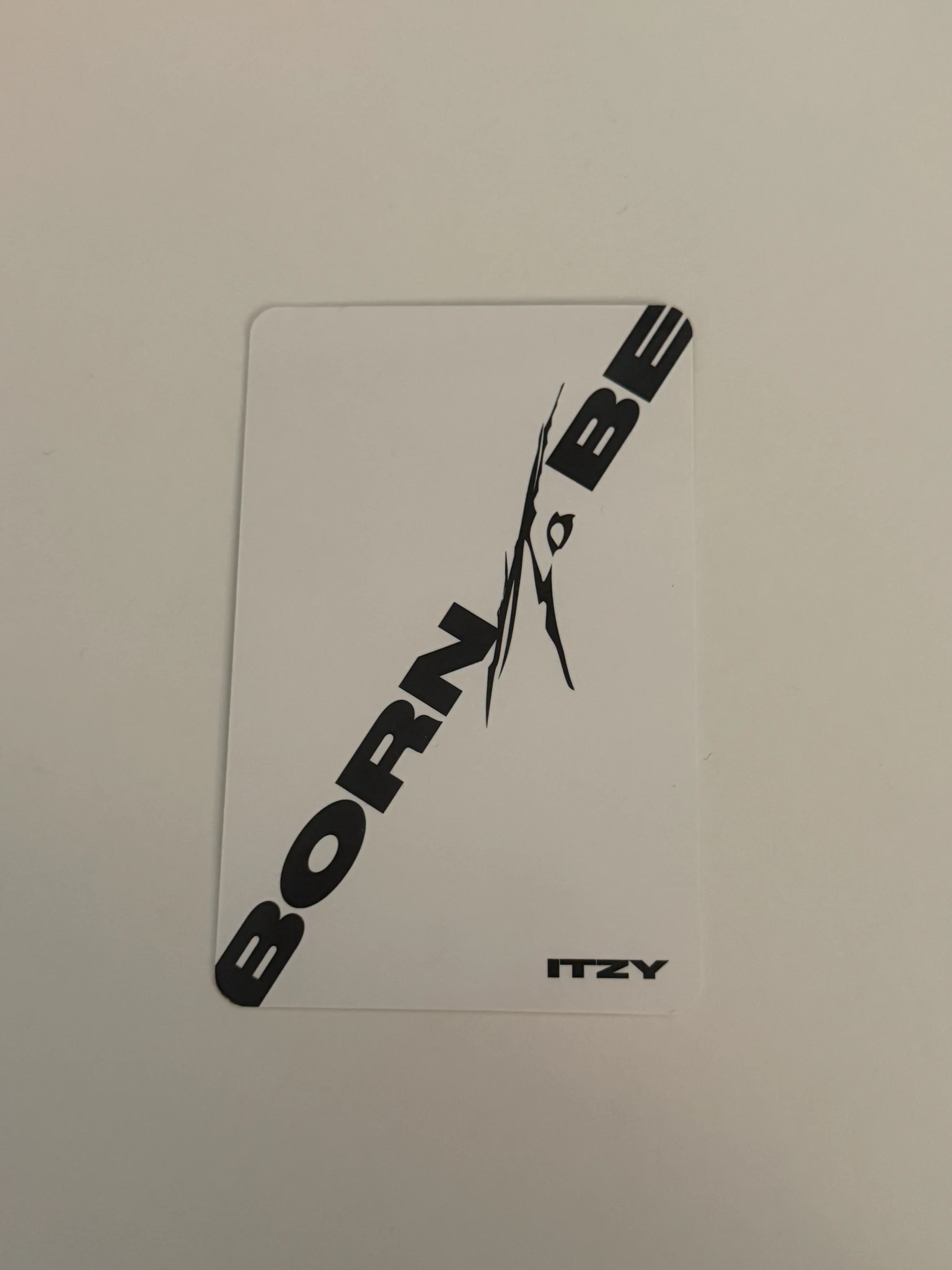ITZY Yuna ITZY - Yuna - BORN TO BE Album A Ver. White Back Ver listing photo 2