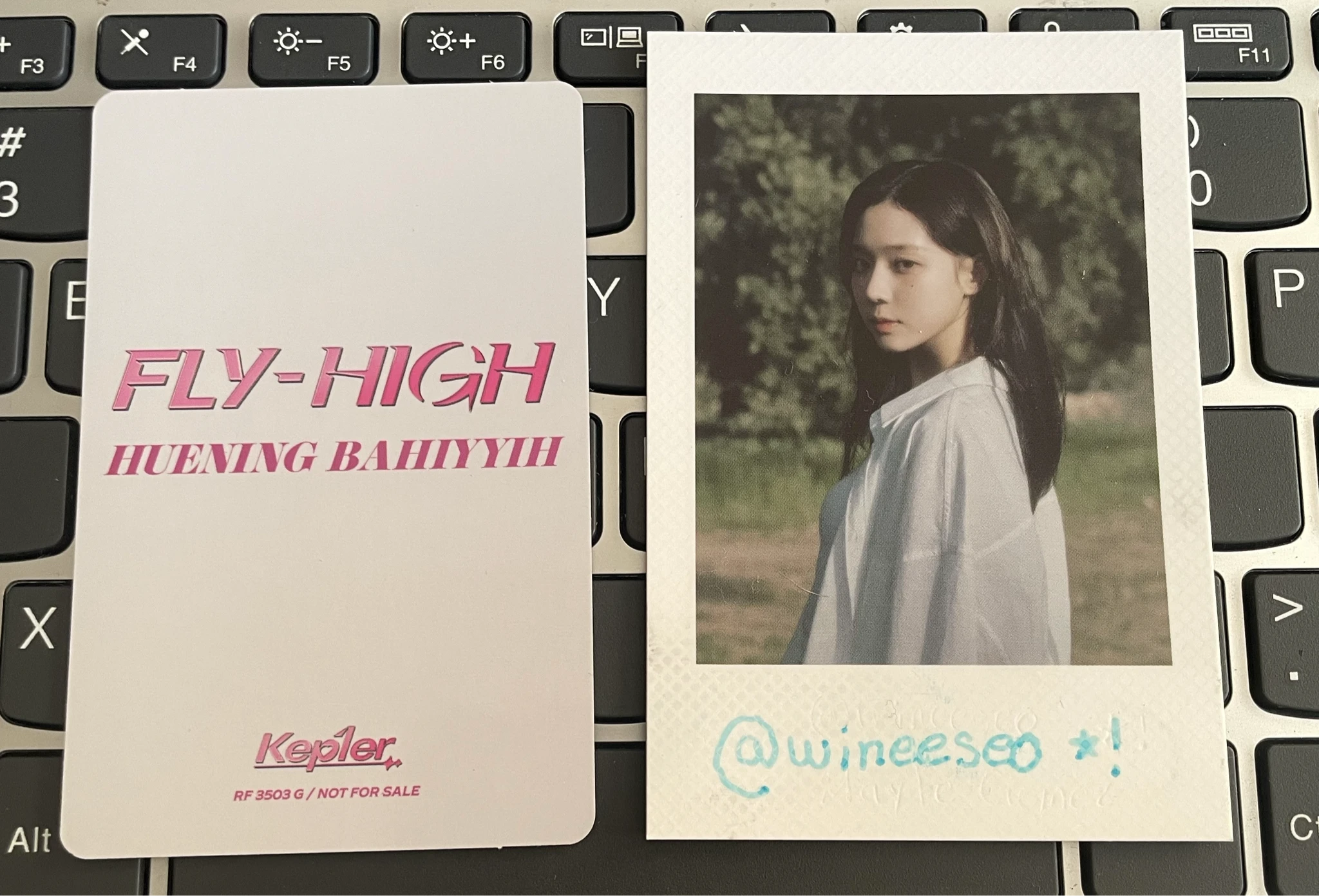 Kep1er Huening Bahiyyih Kep1er - Huening Bahiyyih - FLY-HIGH Album album photocard standard version listing photo 2