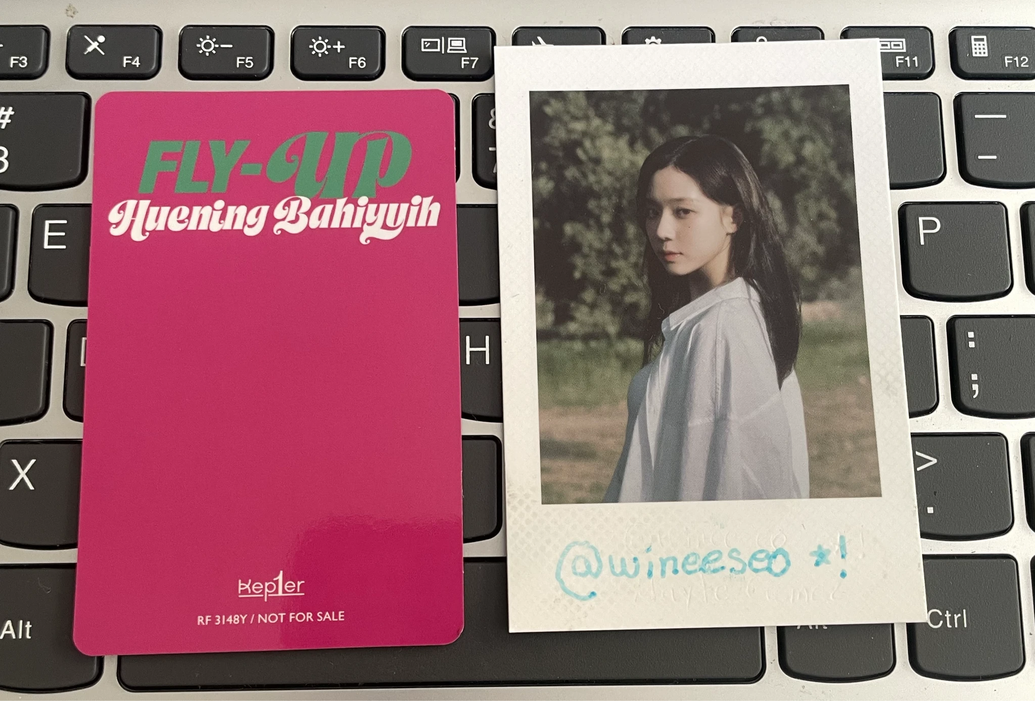 Kep1er Huening Bahiyyih Kep1er - Huening Bahiyyih - FLY-UP Album standard version album photocard listing photo 2