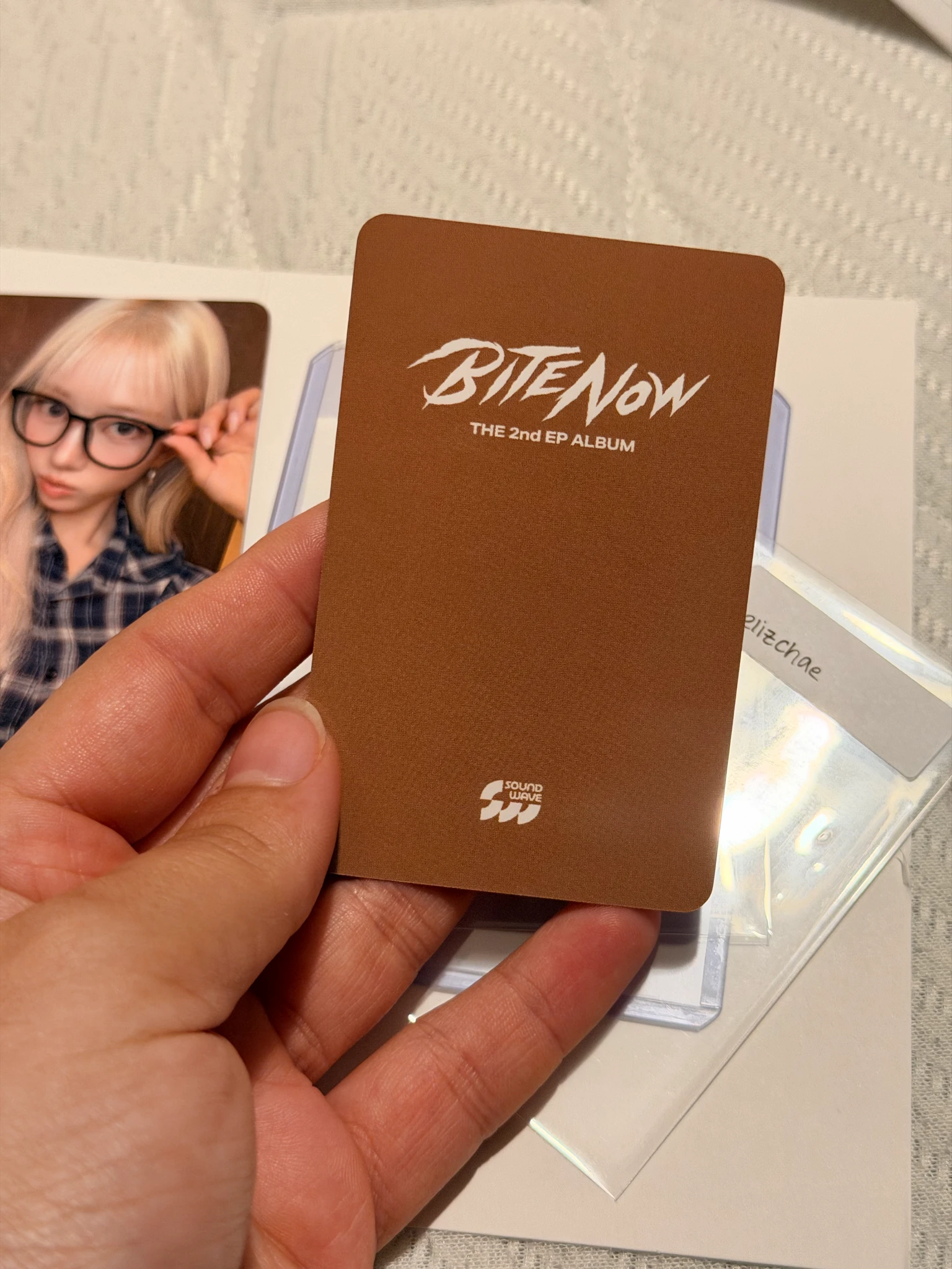 MEOVV Anna MEOVV - Anna - BITE NOW Album soundwave lucky draw (LD) listing photo 2