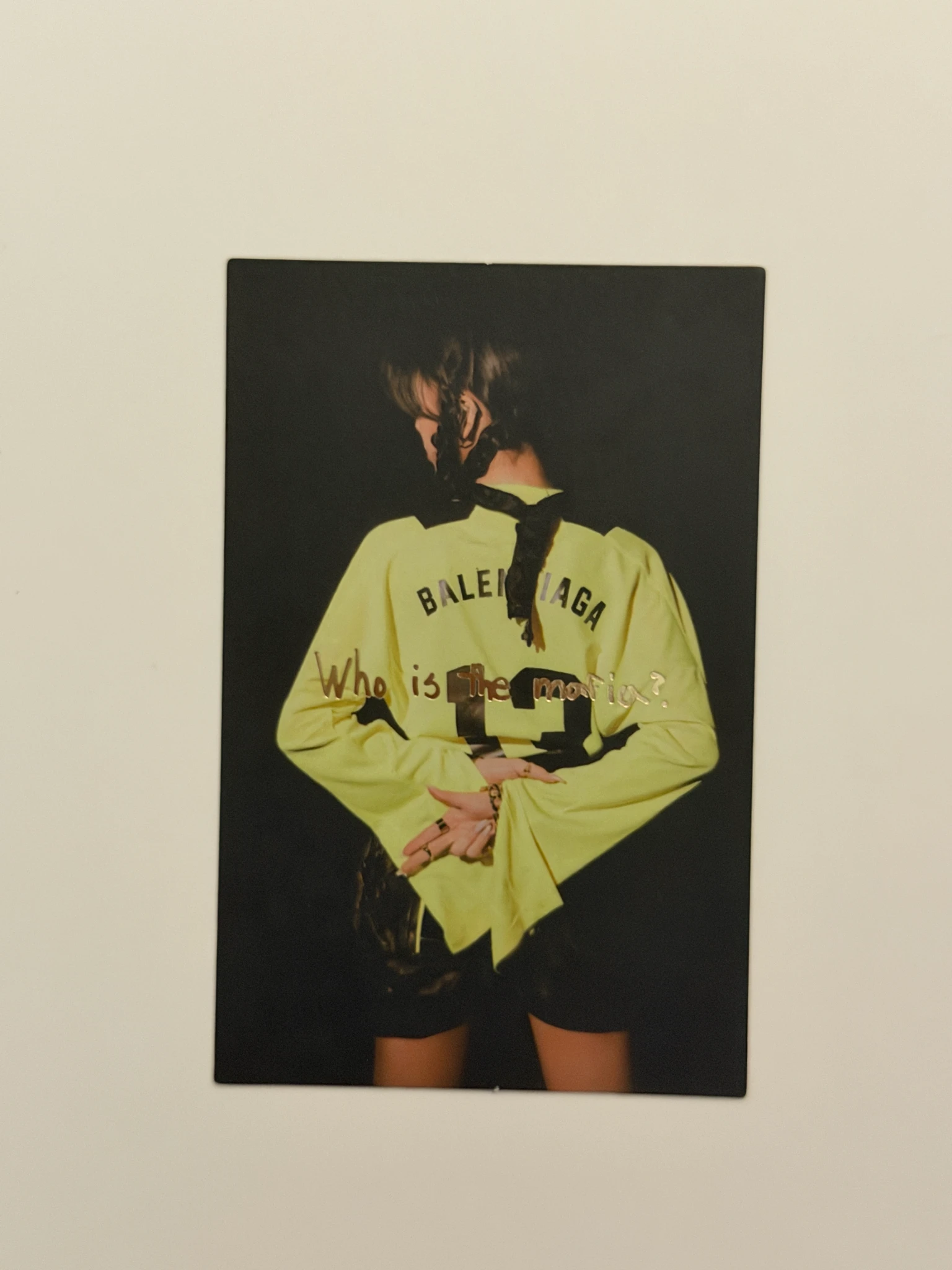 ITZY Yuna ITZY - Yuna - GUESS WHO Album album photocard double-sided front side pre-order benefit (pob) non-selfie concept photocard listing photo 2