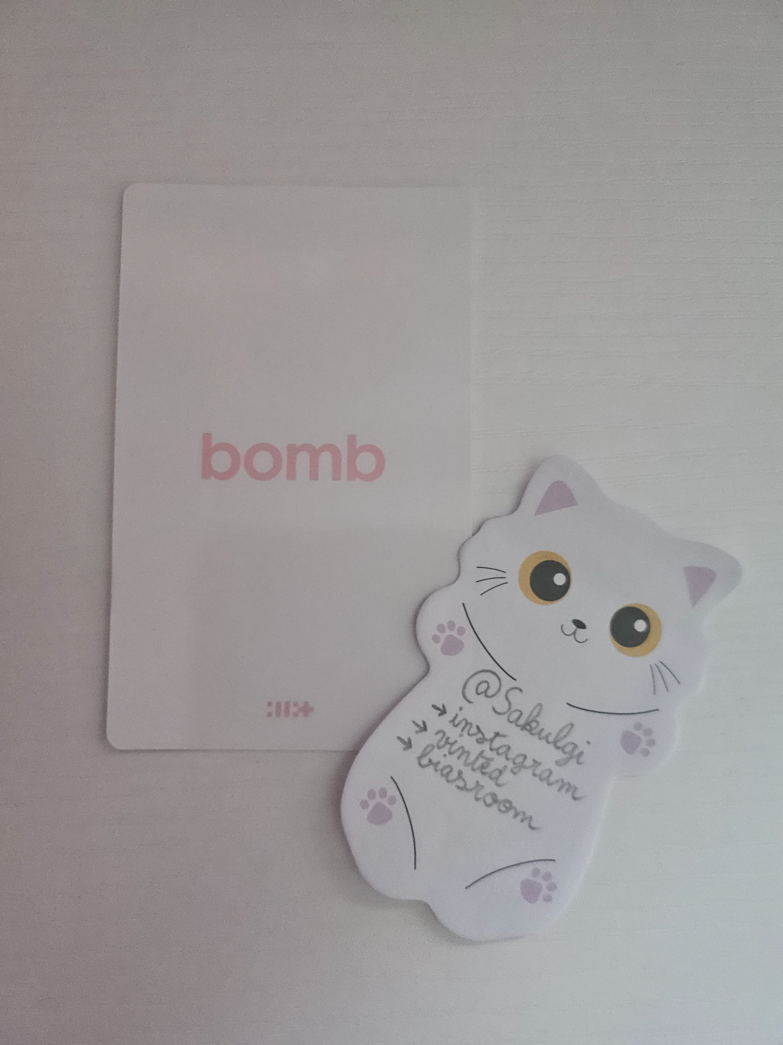 ILLIT Minju ILLIT - MINJU - bomb Album pink bomb ver album photocard listing photo 2