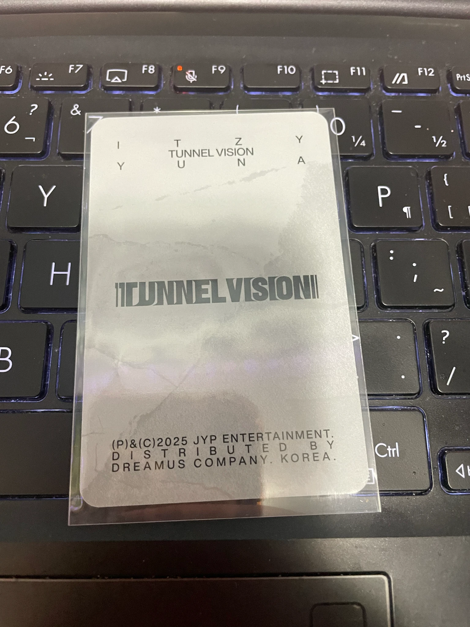 ITZY Yuna ITZY - Yuna - TUNNEL VISION Album special edition photocard set pob (pre-order benefit) listing photo 2