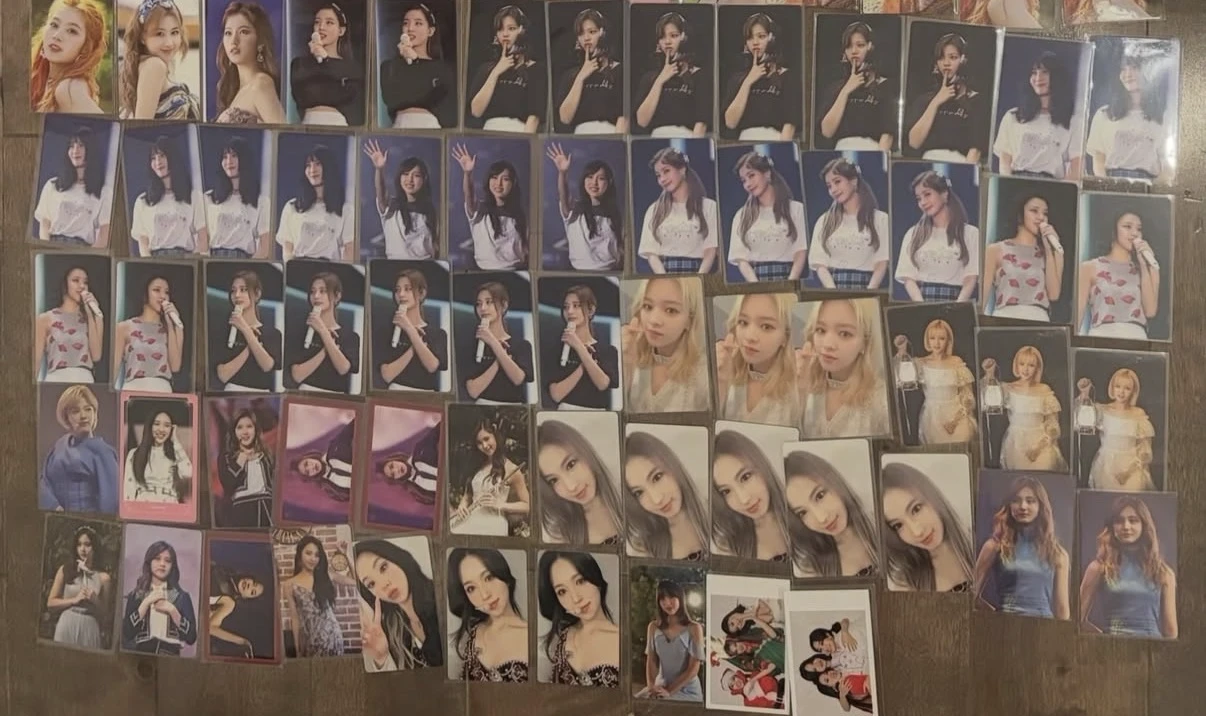 TWICE Momo TWICE - Momo - TWICE World Tour 2019 TWICELIGHTS in Seoul DVD & Blu-ray Other DVD version photocard set listing photo 2