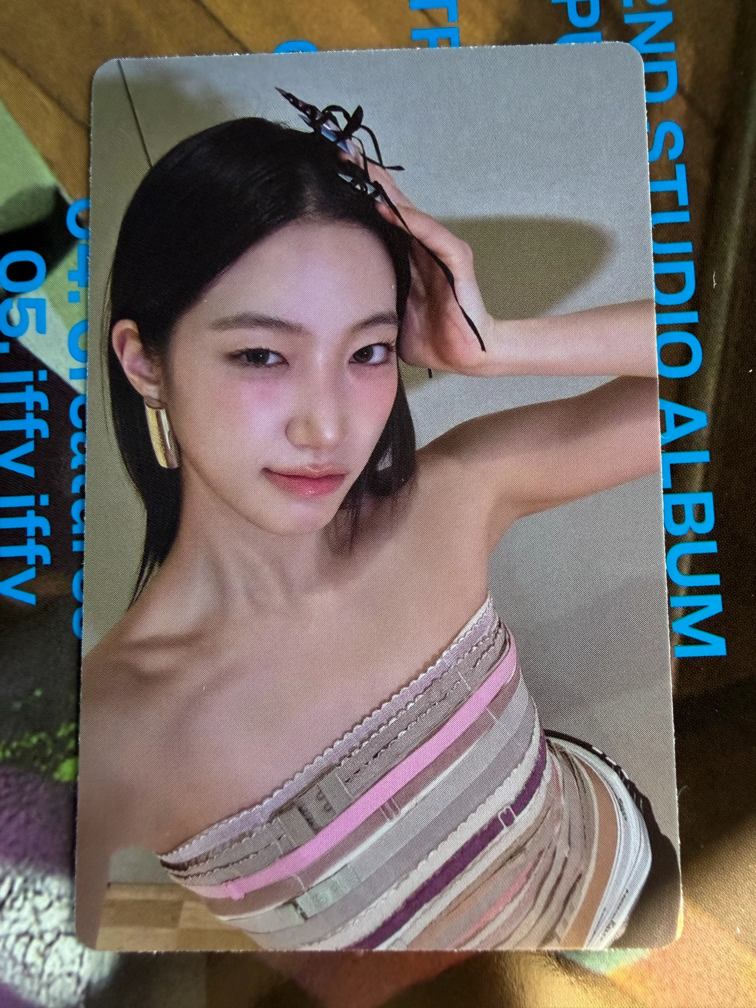 LE SSERAFIM Kazuha LE SSERAFIM - Kazuha - PUREFLOW pt.1 Album album photocard compact version absolute blue version listing photo 2