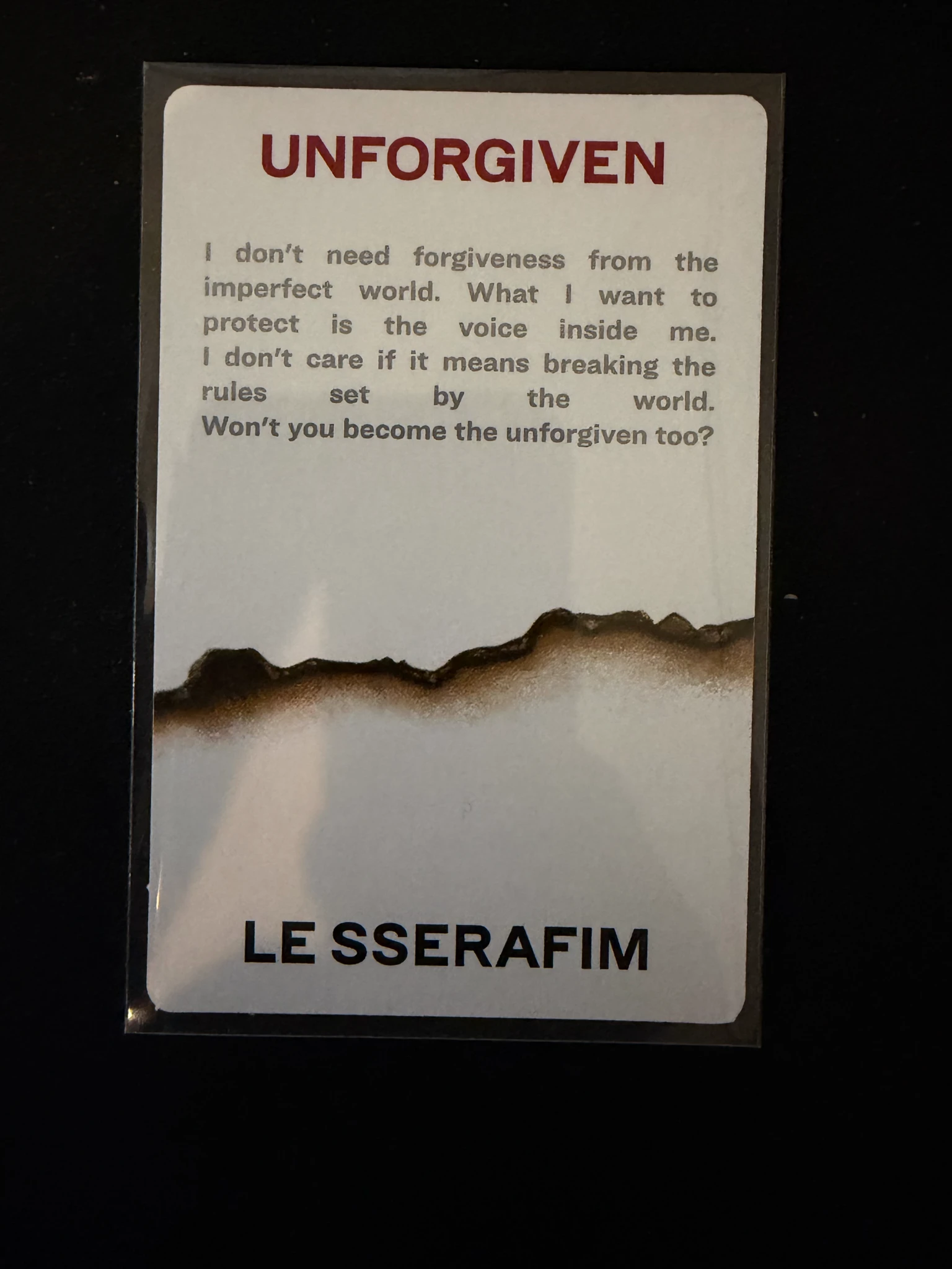 LE SSERAFIM Huh Yunjin LE SSERAFIM - Huh Yunjin - UNFORGIVEN Album bloody rose ver album photocard listing photo 2