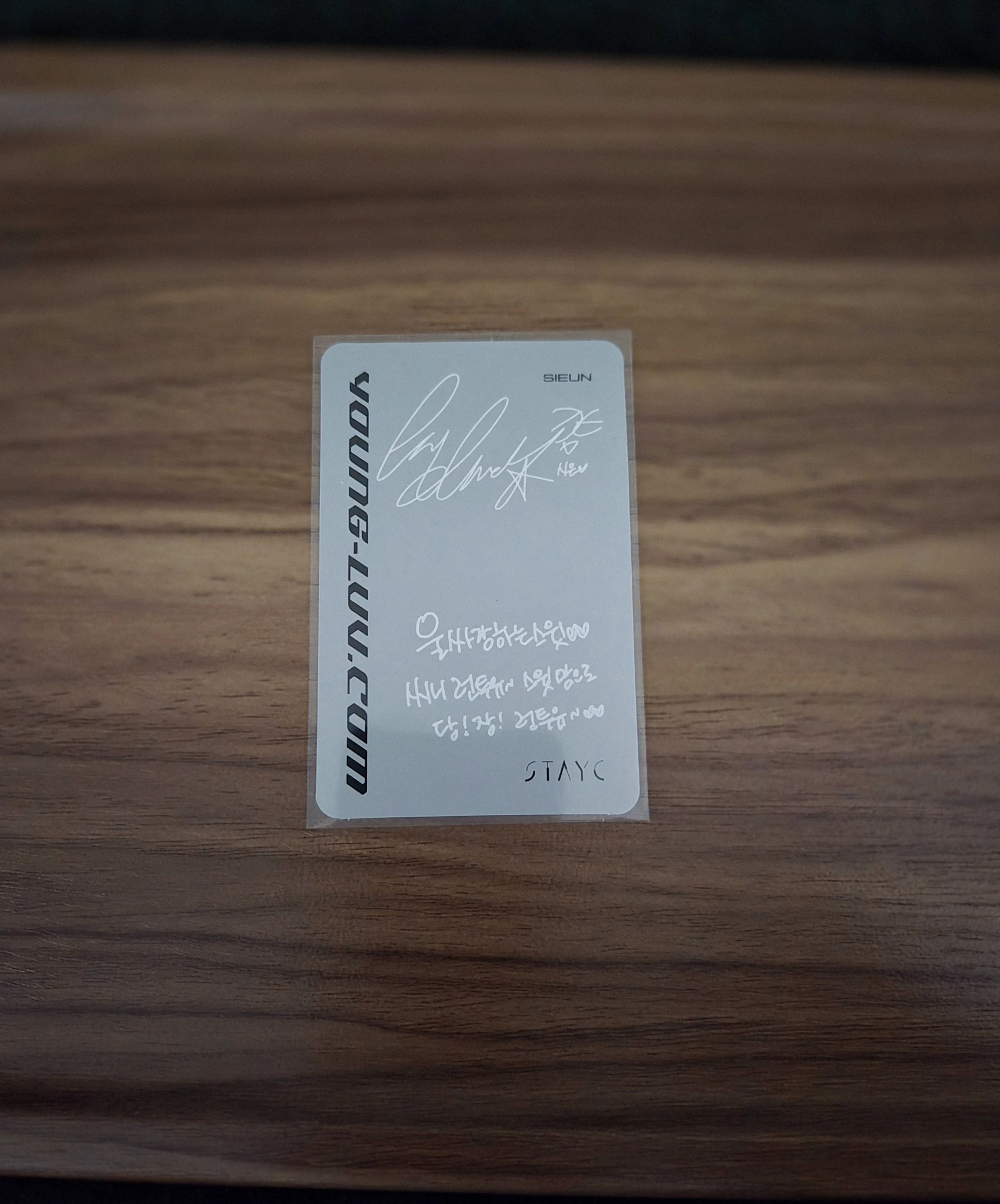 STAYC Sieun STAYC - Sieun - YOUNG-LUV.COM Album album photocard listing photo 2