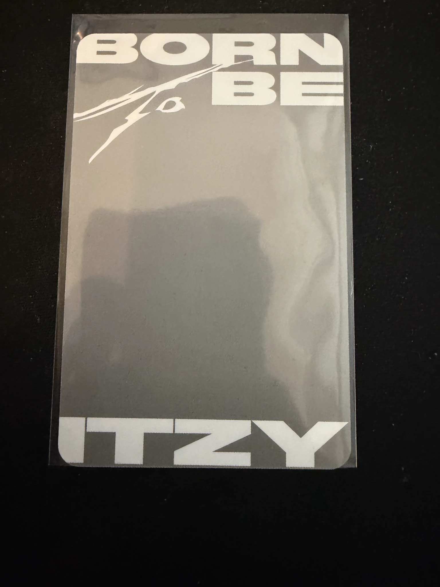 ITZY Yuna ITZY - Yuna - BORN TO BE Album limited ver. grey back listing photo 2