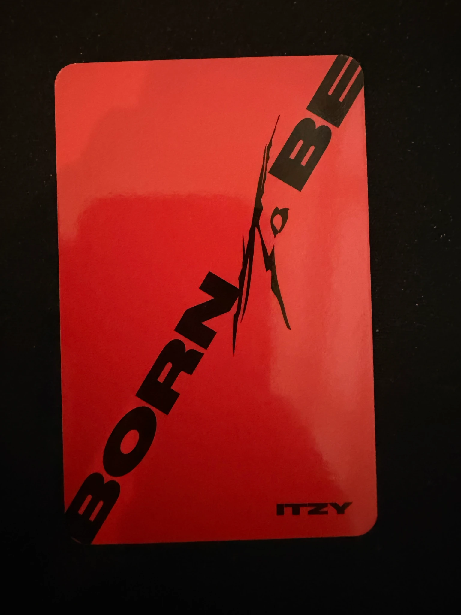 ITZY Ryujin ITZY - Ryujin - BORN TO BE Album A Ver. red back listing photo 2