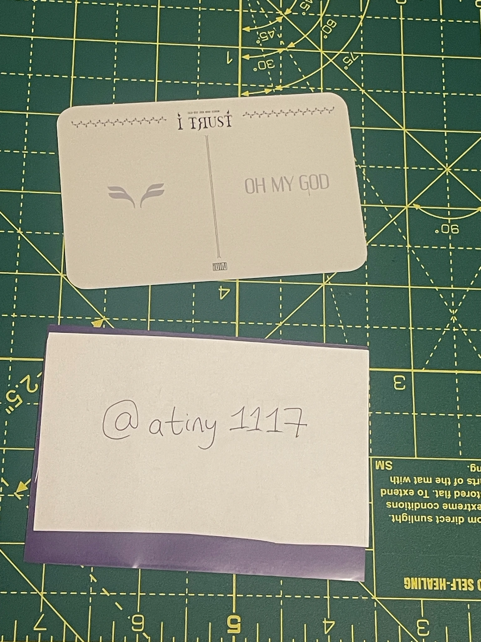 i-dle (G)I-DLE - Miyeon & Minnie & Yuqi - I Trust Album pre-order benefit store benefit unit horizontal non-selfie listing photo 2
