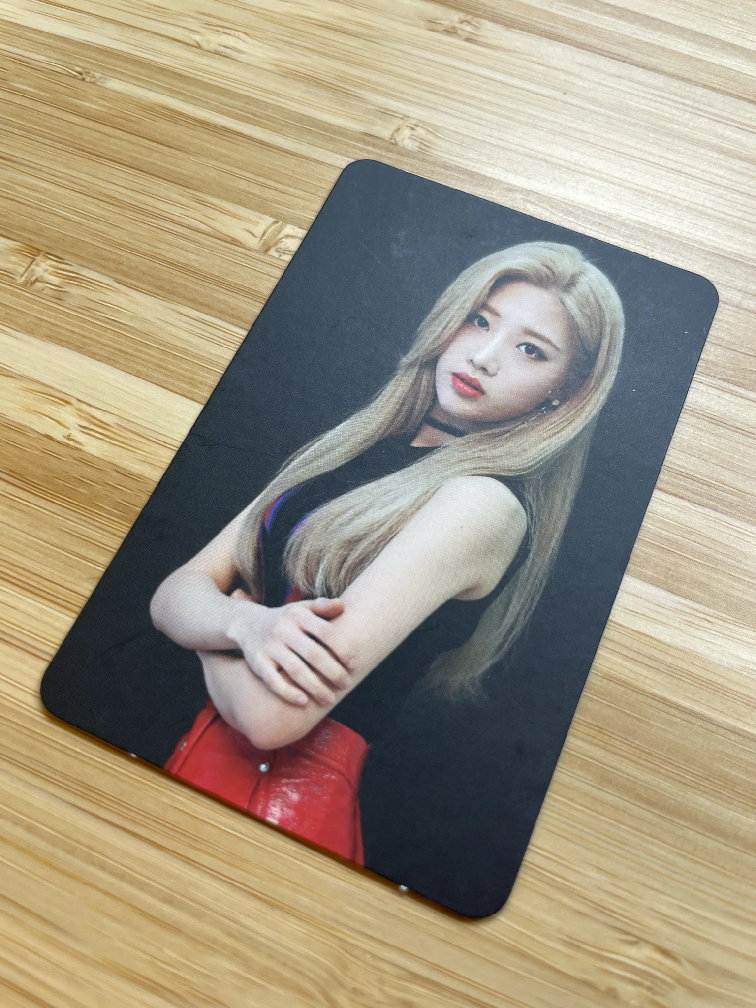 LOONA Kim Lip LOONA - Kim Lip - Kim Lip A version Album loona loona solo kim lip a ver. album photocard listing photo 2