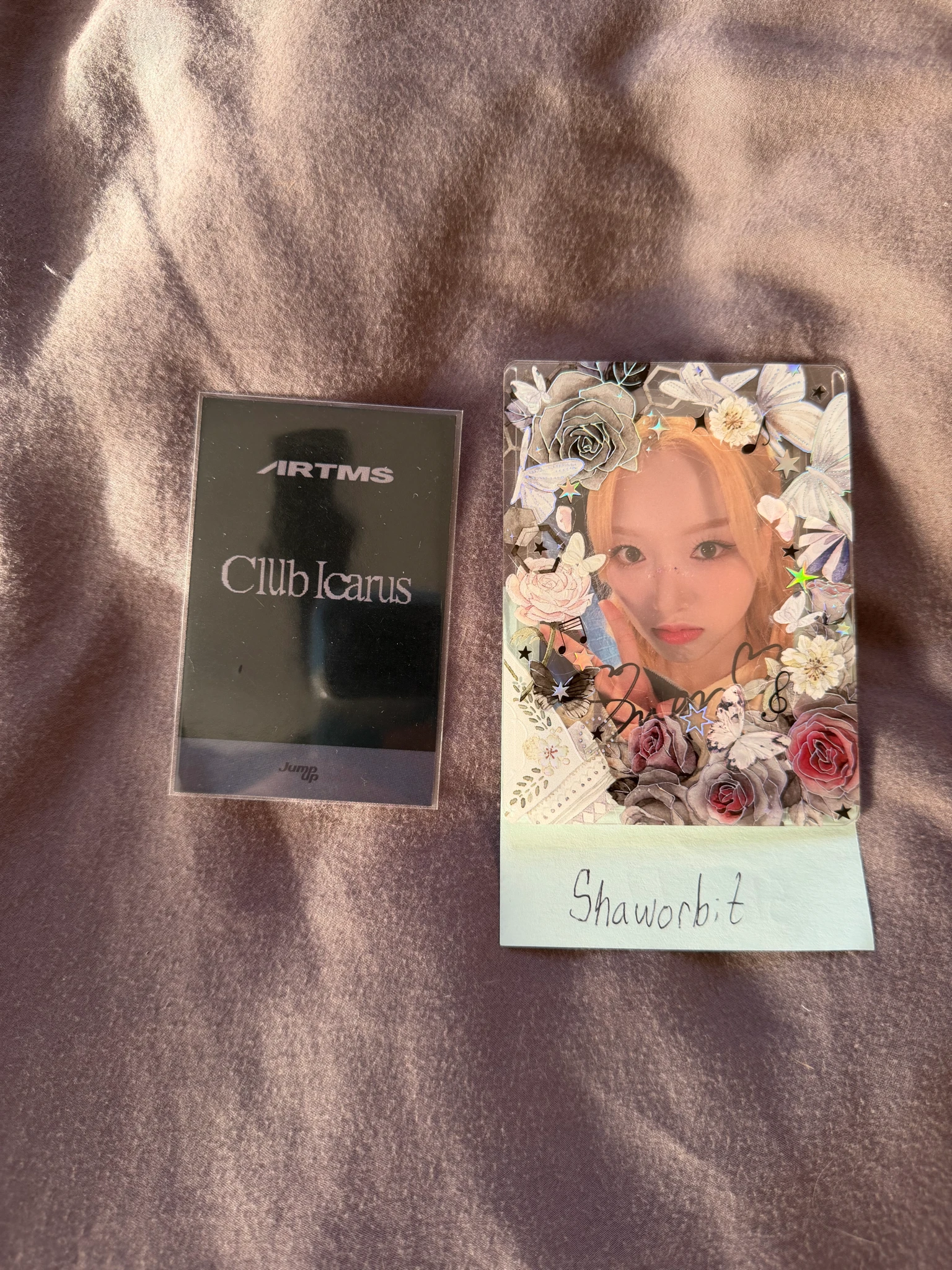 ARTMS Kim Lip ARTMS - Kim Lip - Club Icarus Album polaroid video call (fancall) jump up round 10 listing photo 2