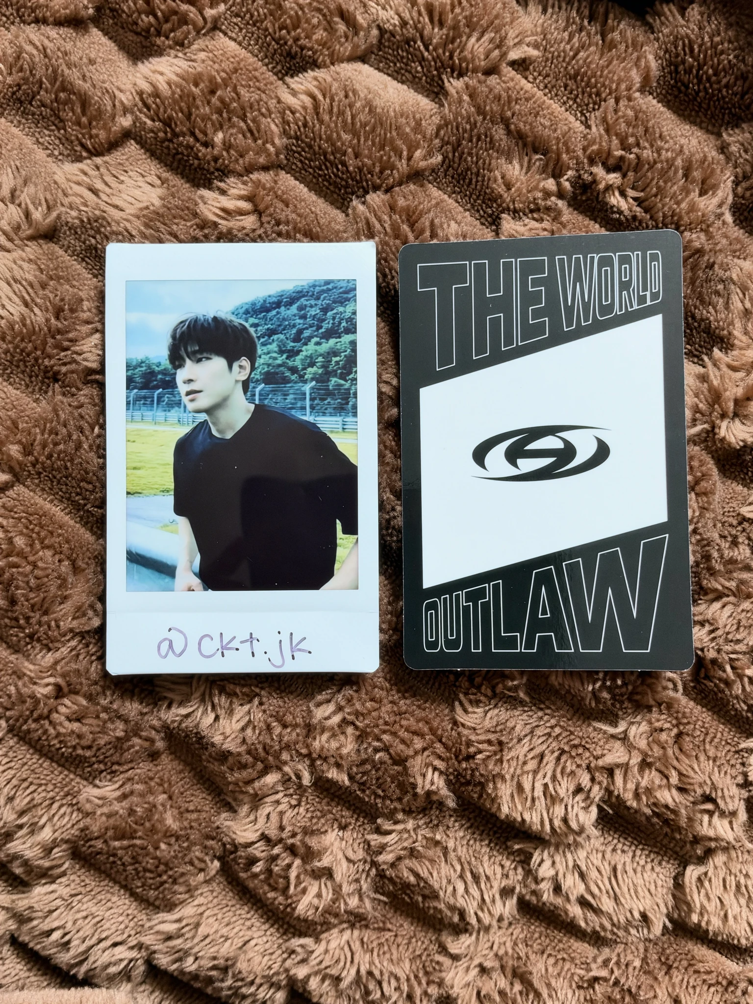 ATEEZ Seonghwa ATEEZ - Seonghwa - THE WORLD EP.2 : OUTLAW Album US exclusive album photocard listing photo 2