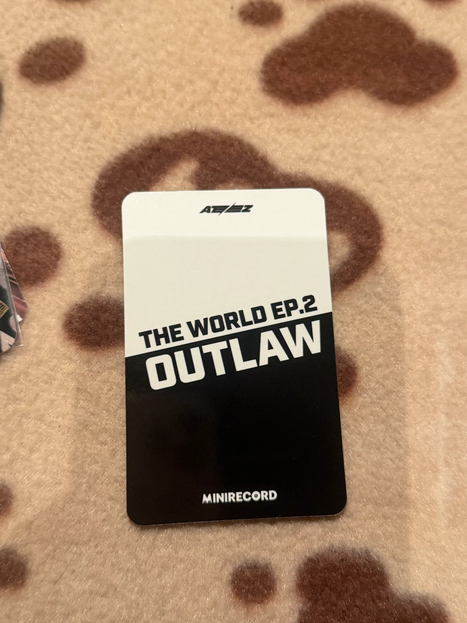 ATEEZ Wooyoung ATEEZ - Wooyoung - THE WORLD EP.2 : OUTLAW Album minirecord shop round 3 voice call listing photo 2