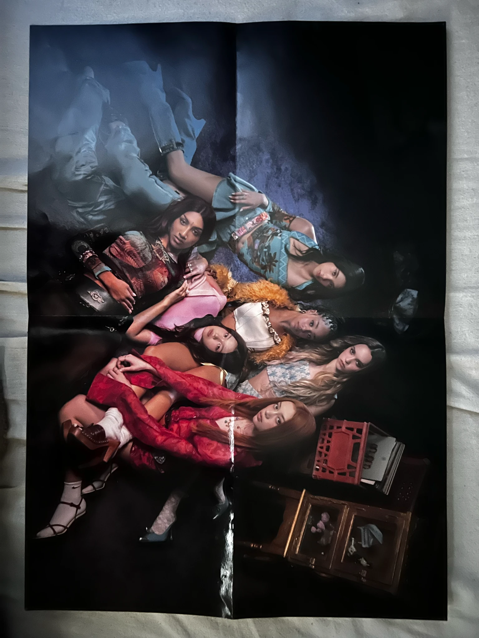 KATSEYE KATSEYE - SIS (Soft Is Strong) Album poster album inclusion soft version listing photo 2
