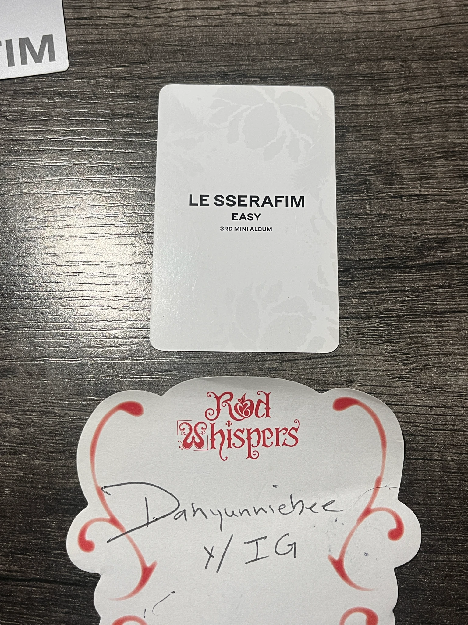 LE SSERAFIM LE SSERAFIM - EASY Album listing photo 3