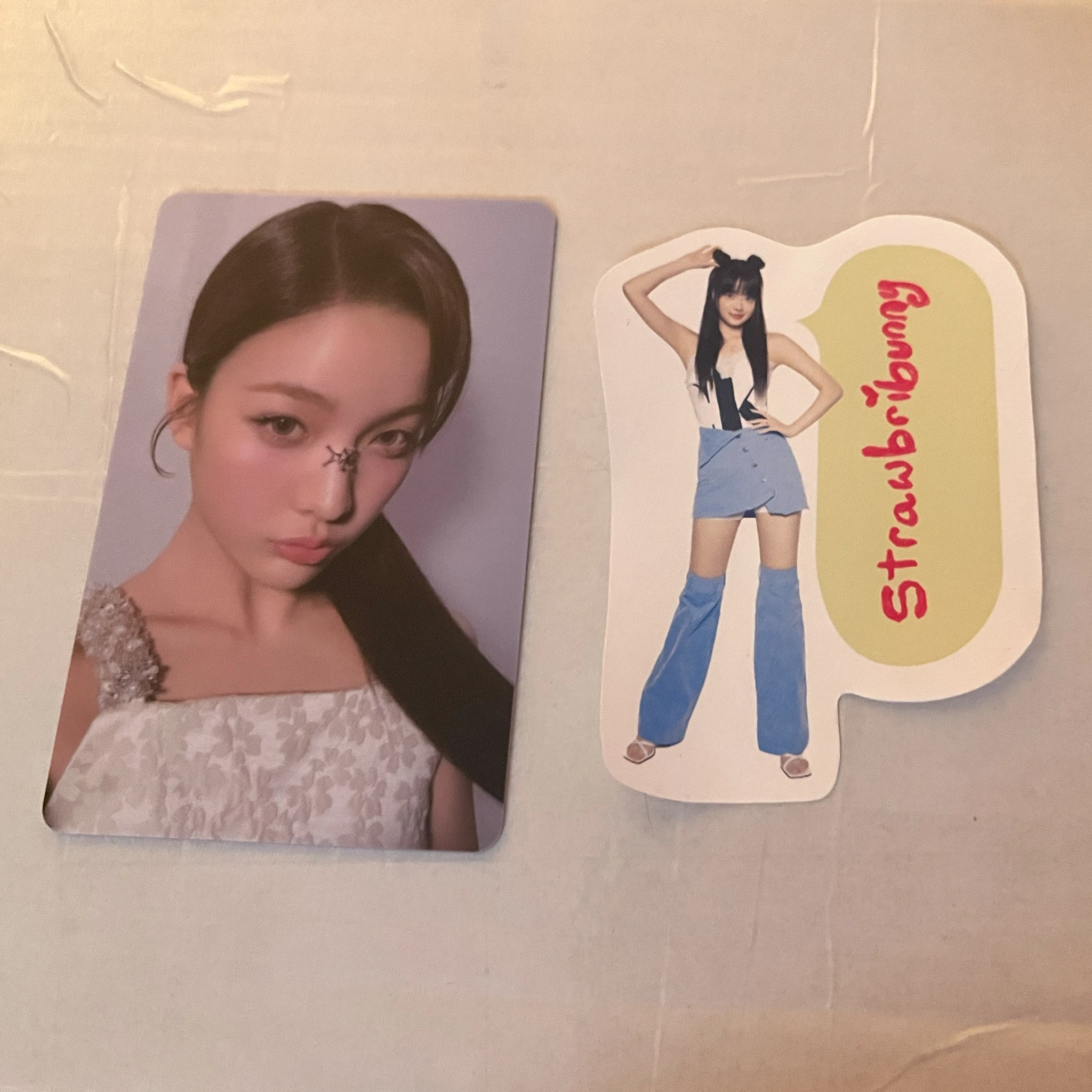 ILLIT Iroha ILLIT - Iroha - bomb Album weverse shop global (wvg) pre-order benefit (pob) standard version listing photo 3