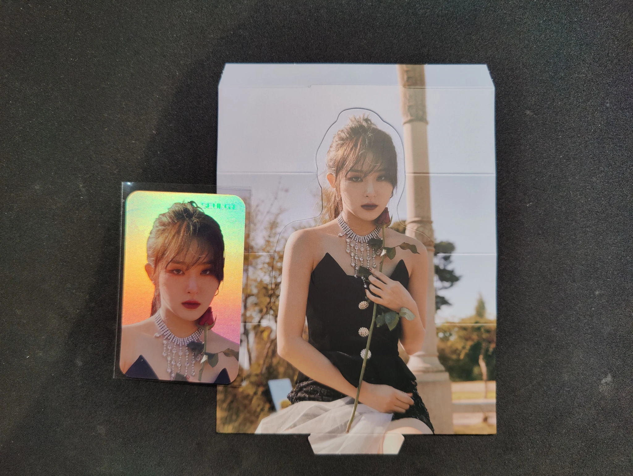 Red Velvet Seulgi Red Velvet - Seulgi - The ReVe Festival: Finale Album merch photocard holographic (hologram) photocard set listing photo 3