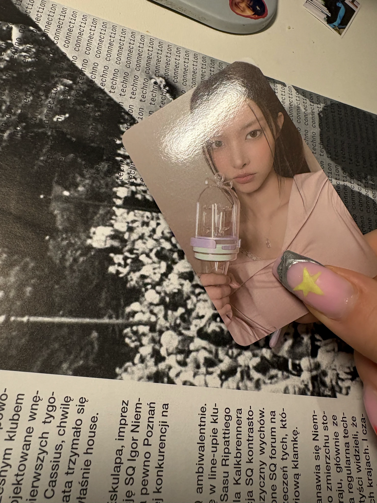 ILLIT Yunah ILLIT - Yunah - Official Light Stick Other lightstick photocard set listing photo 3