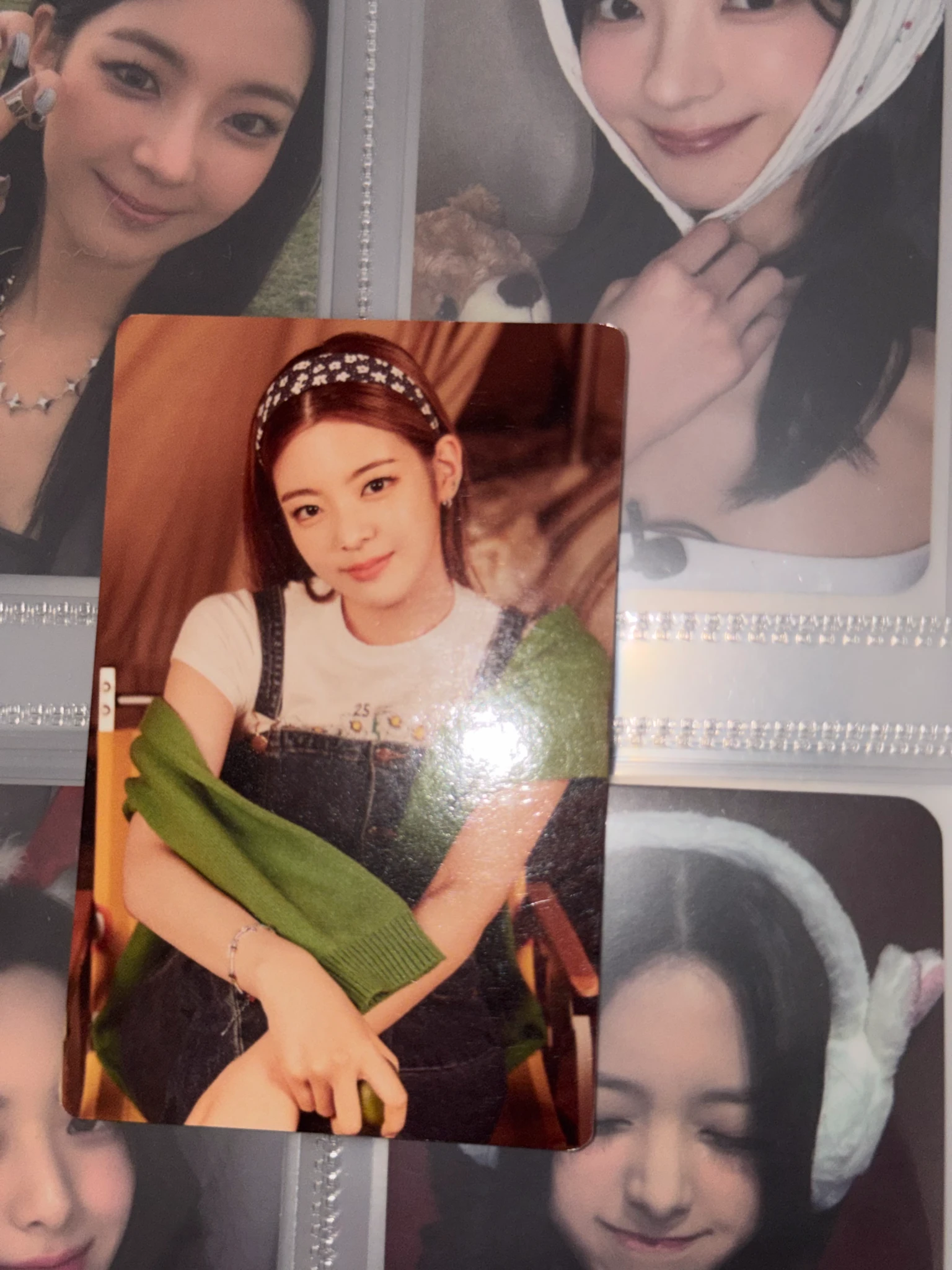ITZY Lia ITZY - Lia - 2022: Best Friends Forever Season's Greetings Other season's greetings trading card listing photo 4