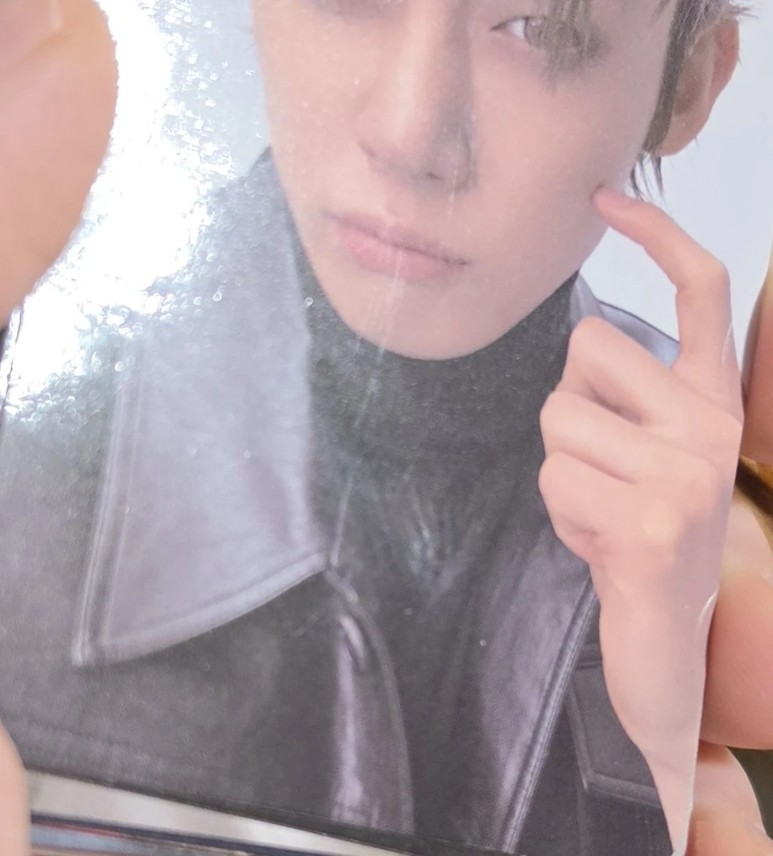 TOMORROW X TOGETHER Yeonjun TOMORROW X TOGETHER - 7TH YEAR: A Moment of Stillness in the Thorns Album album photocard thorn version listing photo 4