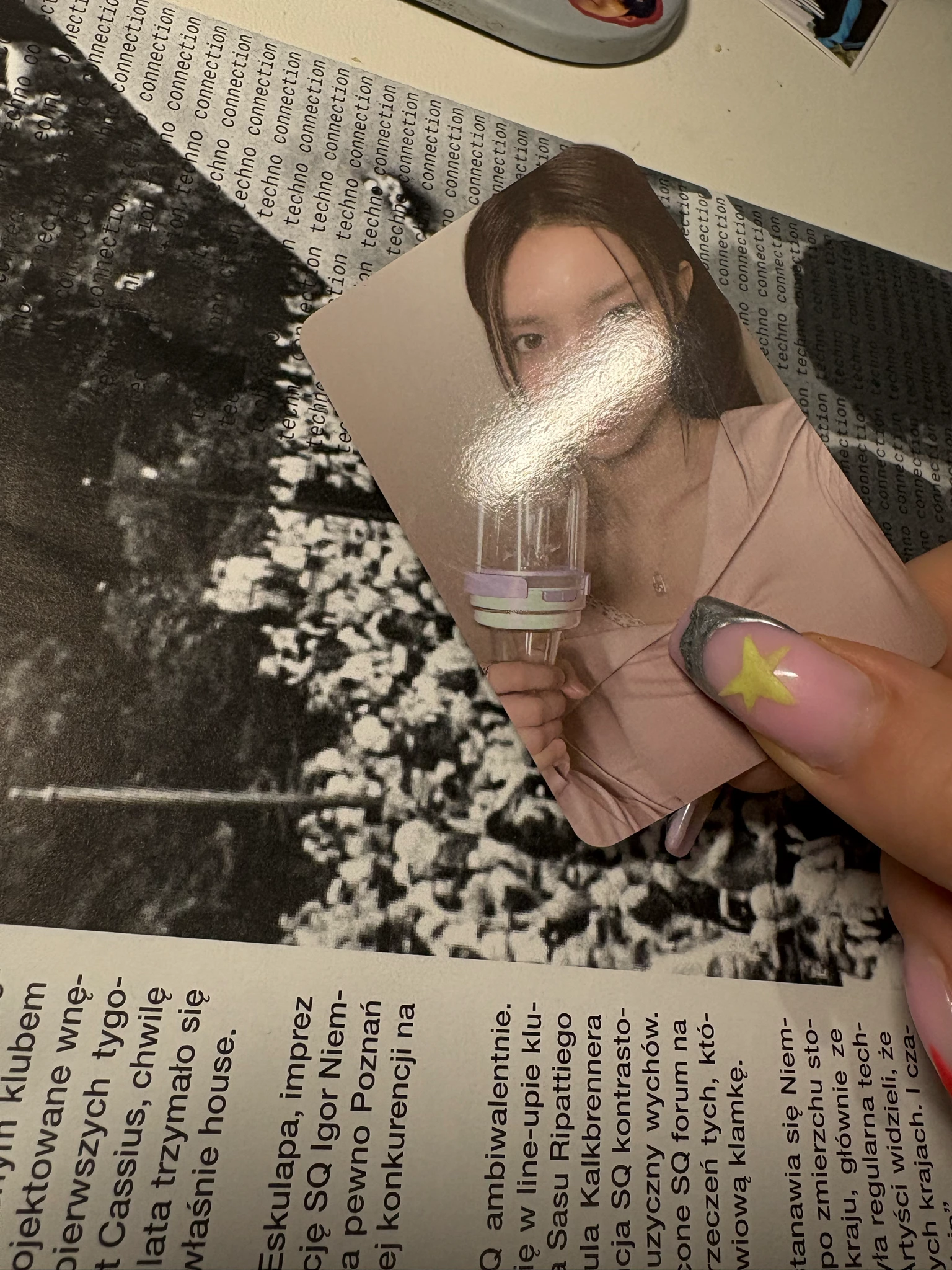 ILLIT Yunah ILLIT - Yunah - Official Light Stick Other lightstick photocard set listing photo 4