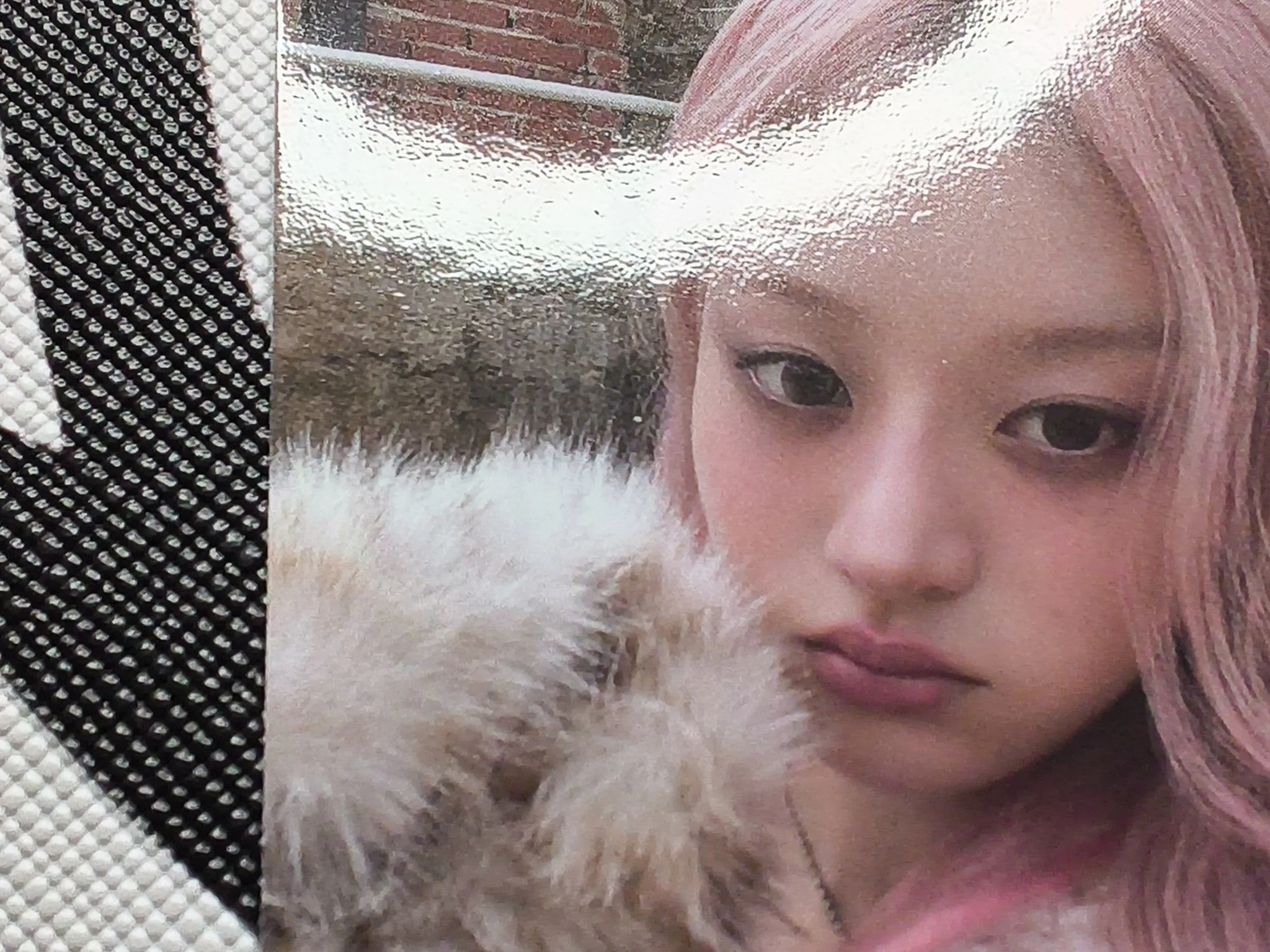 ILLIT Minju ILLIT - Minju - MAMIHLAPINATAPAI Album GRWM version listing photo 4