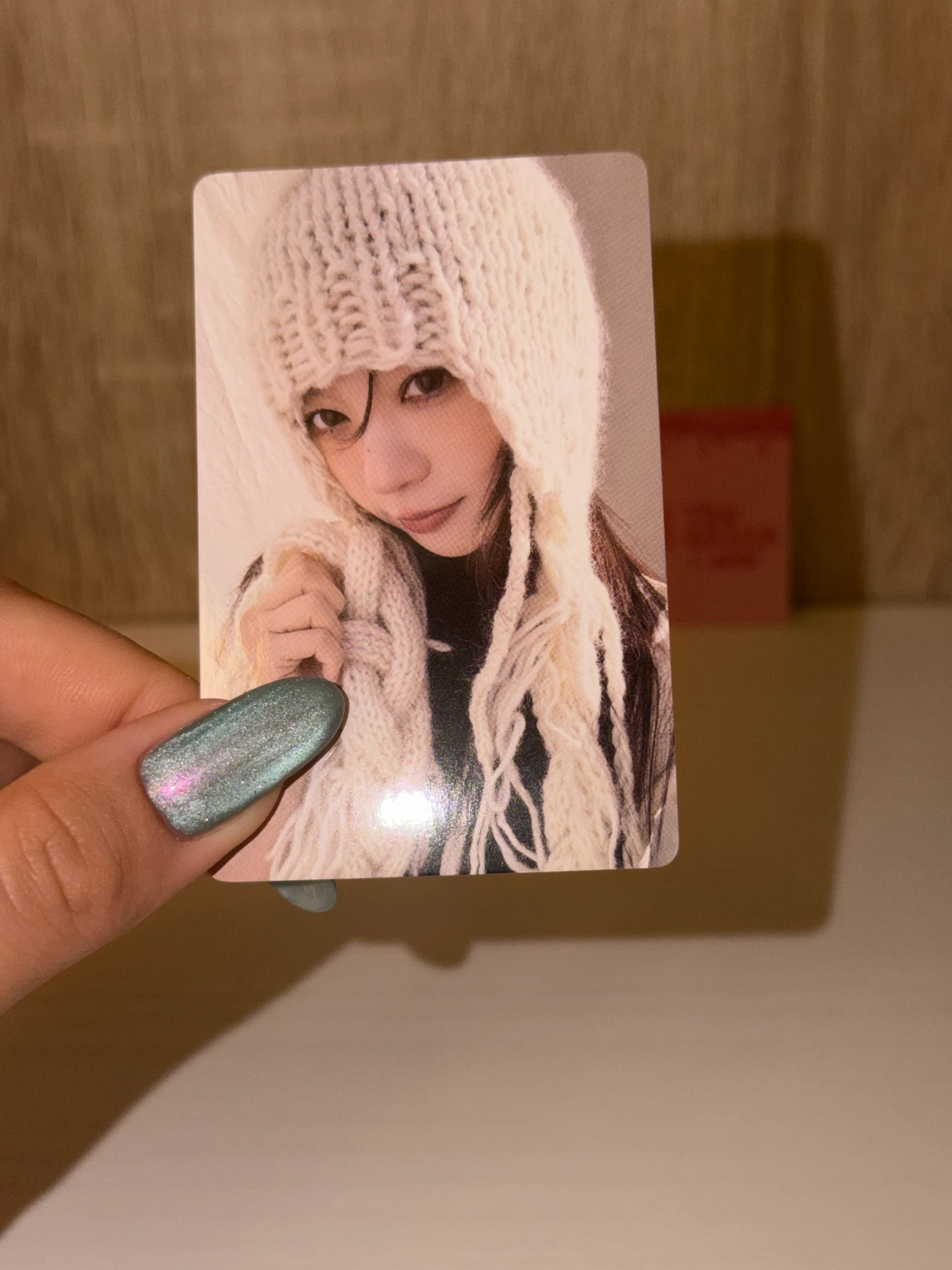 ILLIT Moka ILLIT - Moka - bomb Album yizhiyu video call round 5 listing photo 5