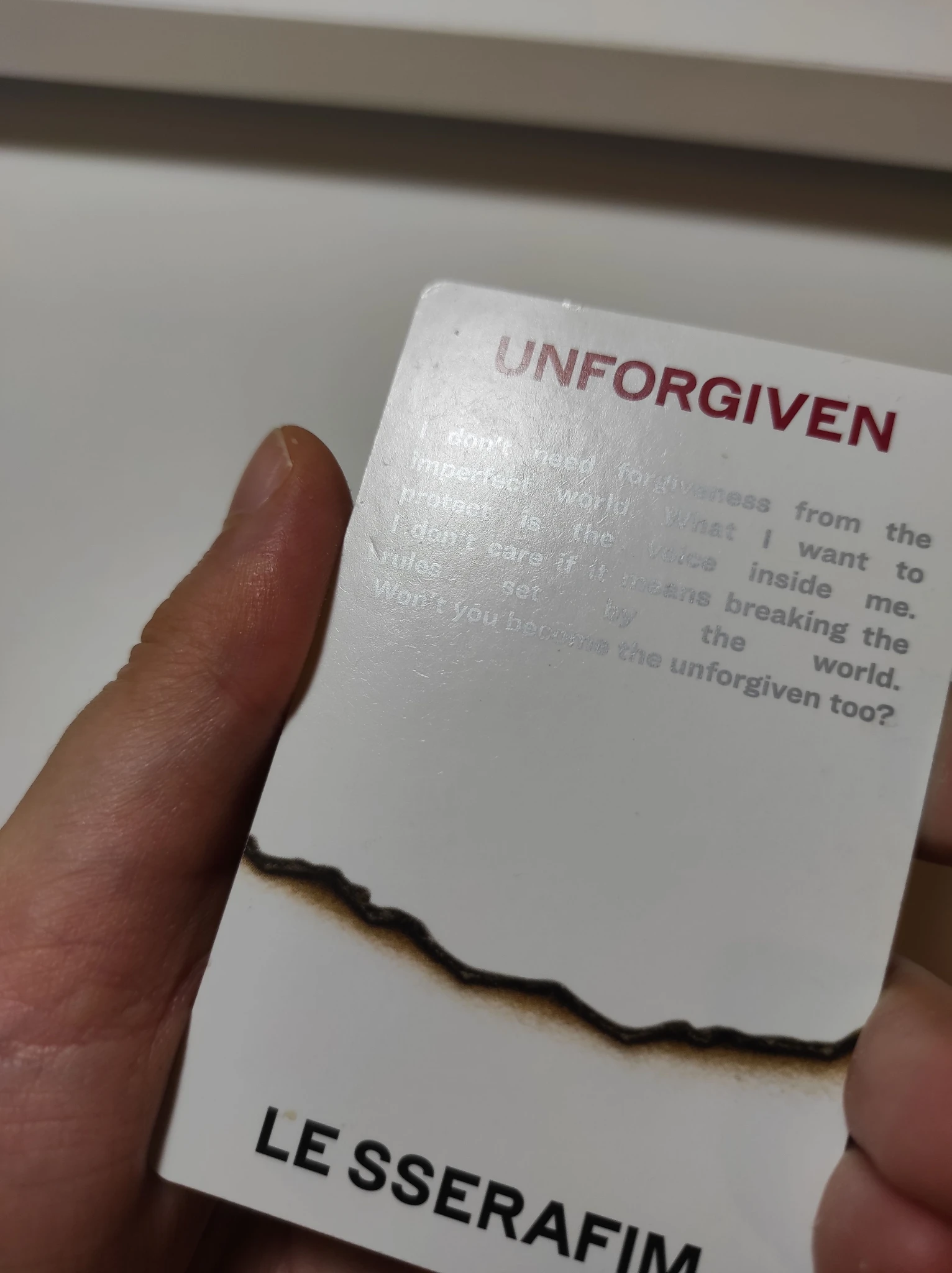 LE SSERAFIM Sakura LE SSERAFIM - Sakura - UNFORGIVEN Album album photocard bloody rose version listing photo 5