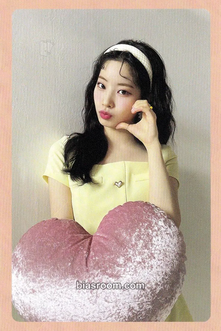 Dahyun Formula of Love: O+T=<3 Photocard - TWICE - TWICE K-pop photocard