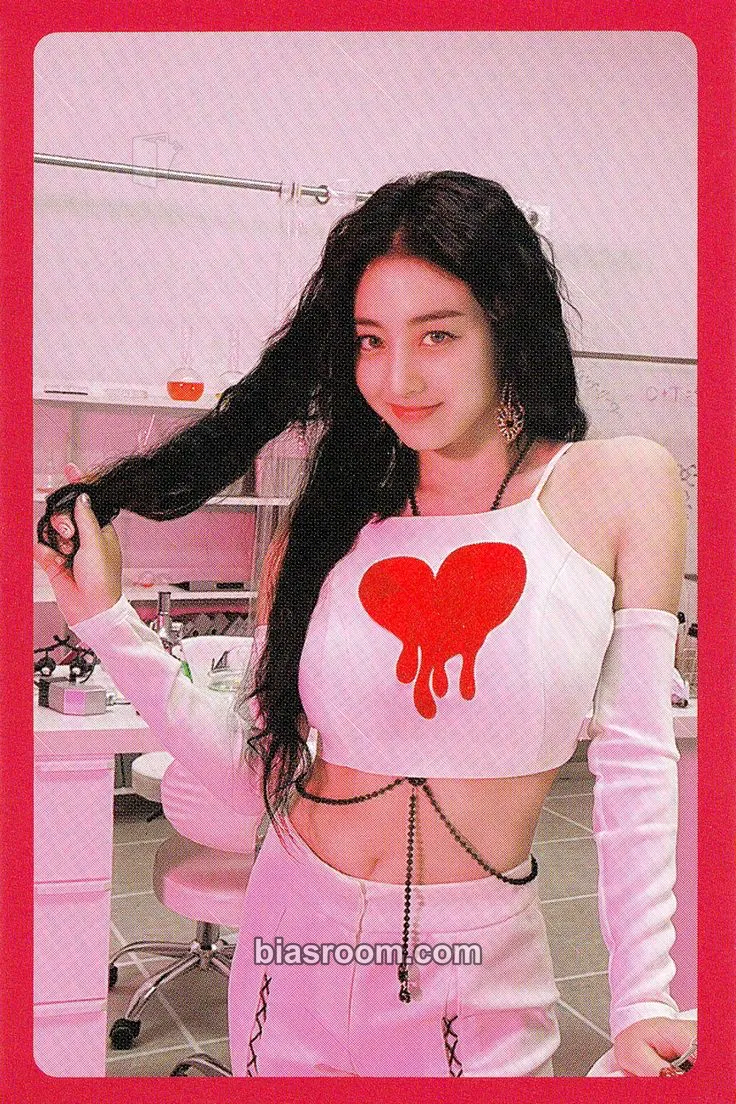 Jihyo Formula of Love: O+T=<3 Photocard - TWICE - TWICE K-pop photocard