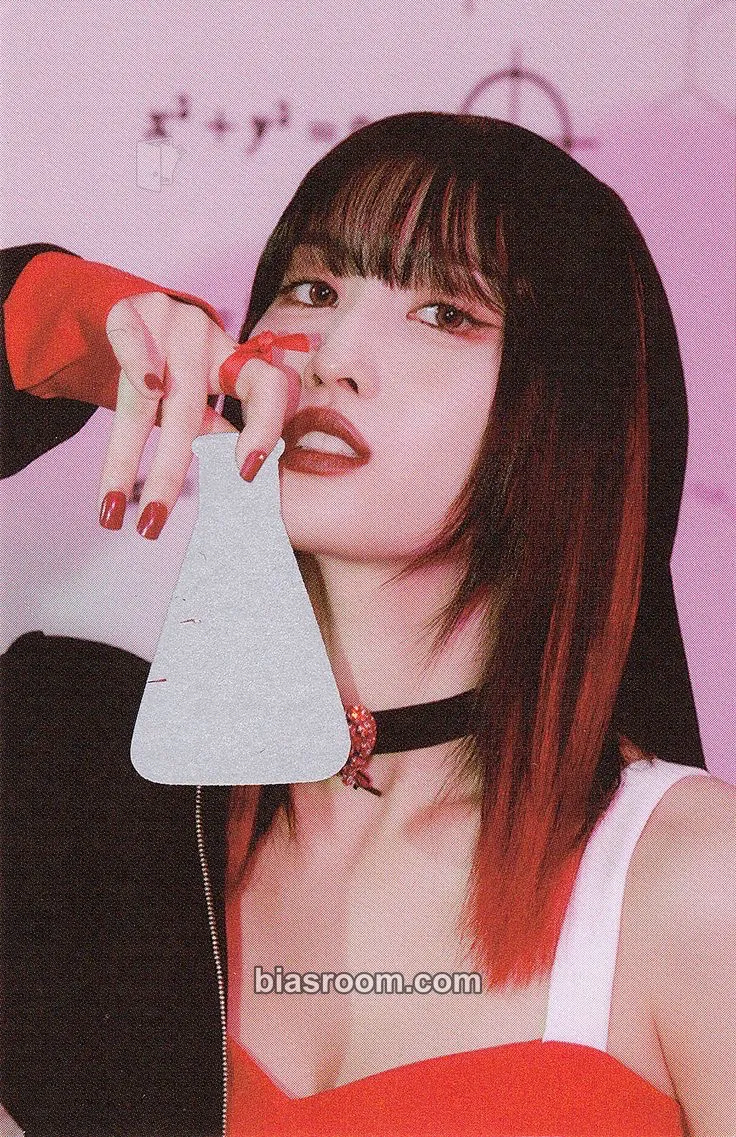 Momo Formula of Love: O+T=<3 Photocard - TWICE - TWICE K-pop photocard