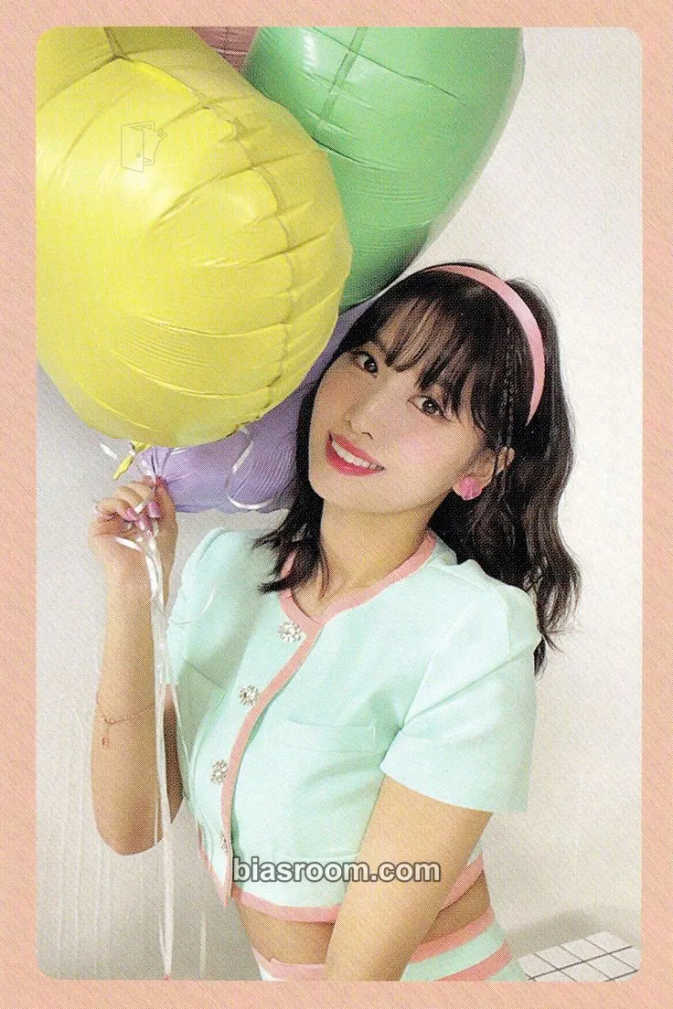 Momo Formula of Love: O+T=<3 Photocard - TWICE - TWICE K-pop photocard