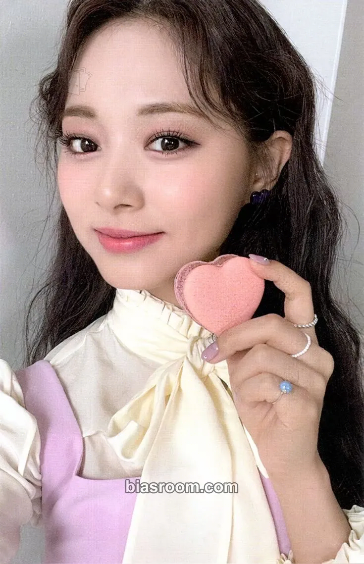 Tzuyu Formula of Love: O+T=<3 Photocard - TWICE - TWICE K-pop photocard