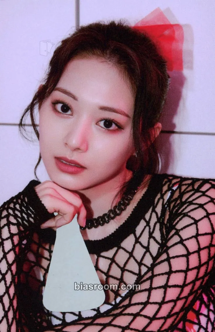 Tzuyu Formula of Love: O+T=<3 Photocard - TWICE - TWICE K-pop photocard