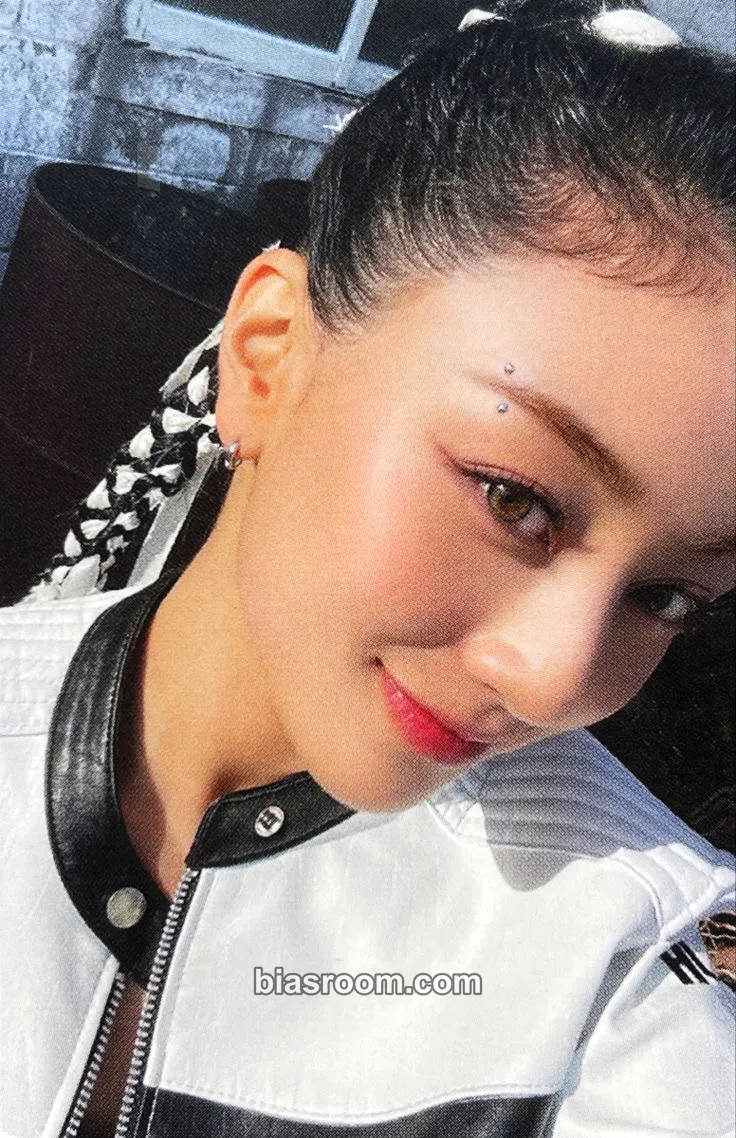 Jihyo Ready To Be Photocard - TWICE - TWICE K-pop photocard