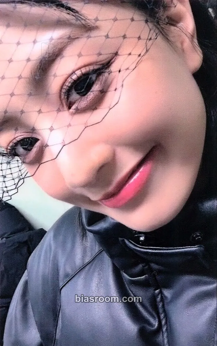 Jihyo Ready To Be Photocard - TWICE - TWICE K-pop photocard