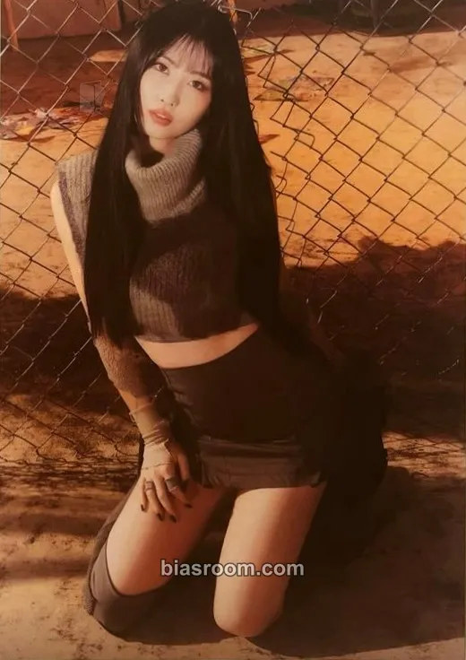Momo Ready To Be Photocard - TWICE - TWICE K-pop photocard