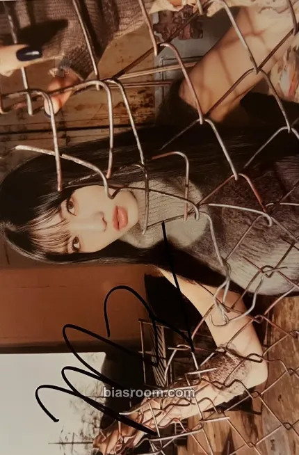 Momo Ready To Be Photocard - TWICE - TWICE K-pop photocard