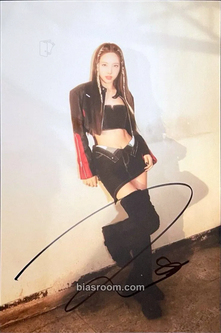 Nayeon Ready To Be Photocard - TWICE - TWICE K-pop photocard