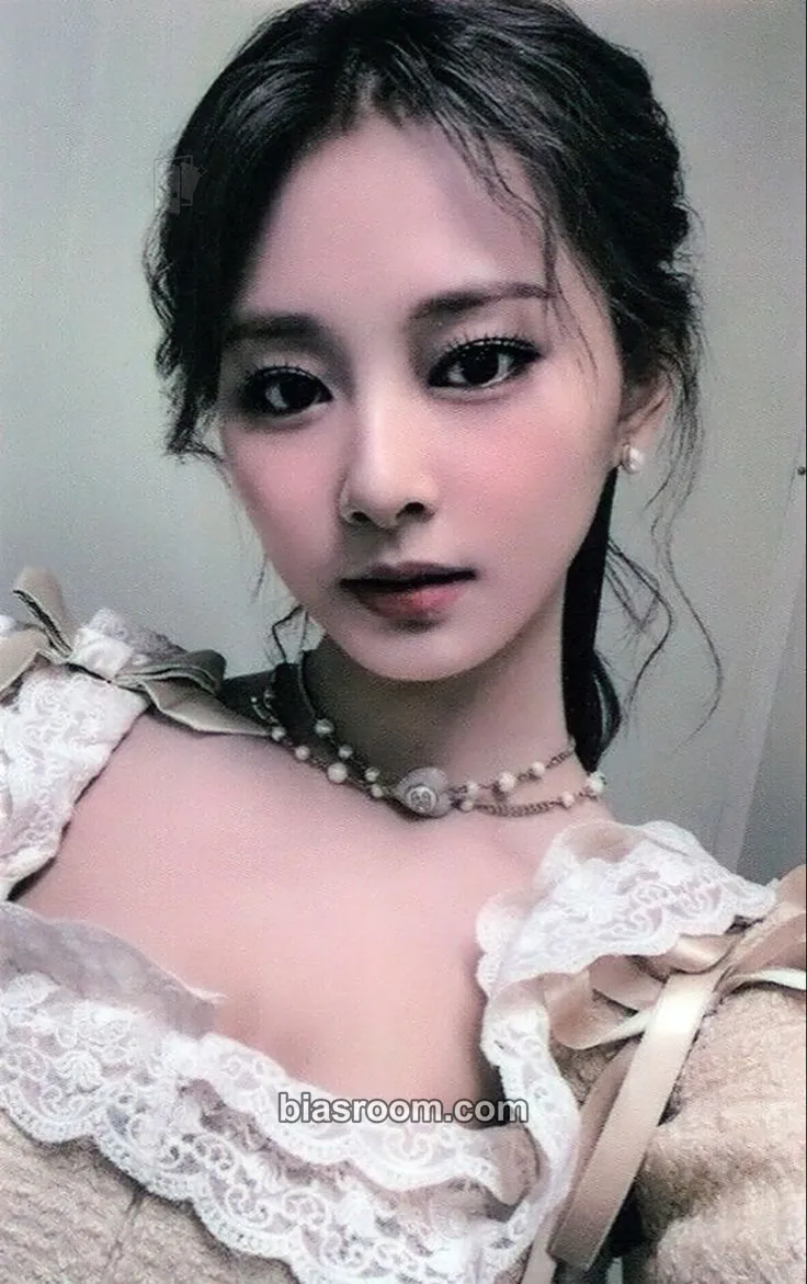 Tzuyu Ready To Be Photocard - TWICE - TWICE K-pop photocard