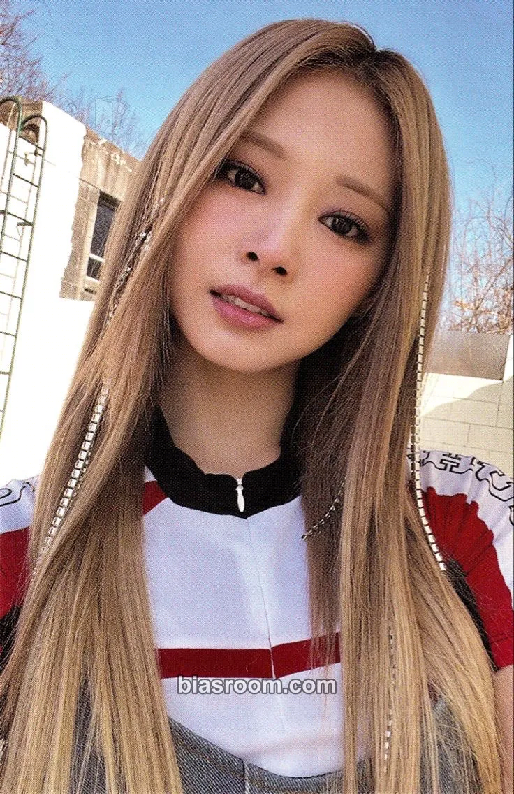 Tzuyu Ready To Be Photocard - TWICE - TWICE K-pop photocard